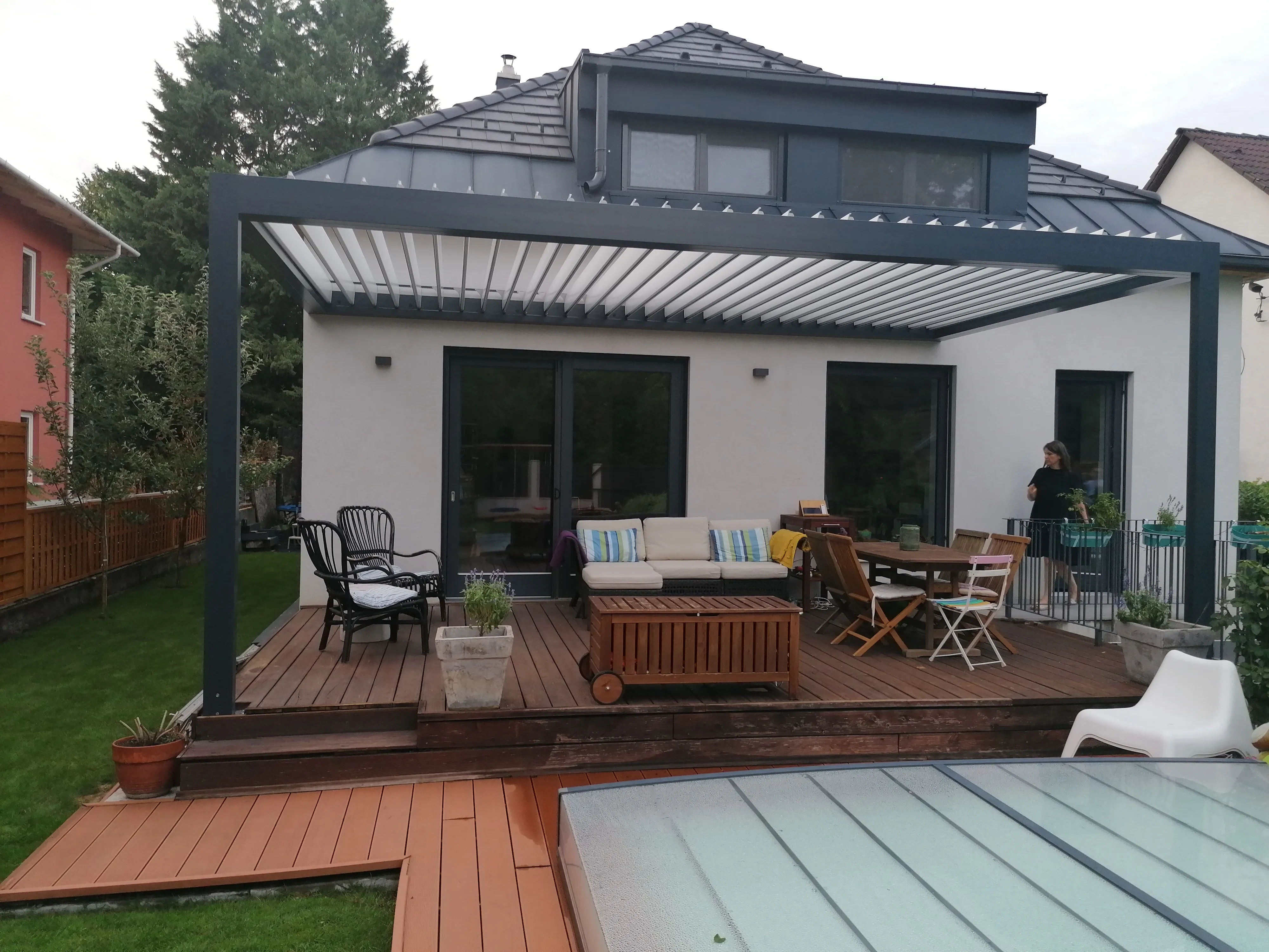 Bioklimatikus (sunguard) pergola tervezése és telepítése Budapesten, 2022-ben