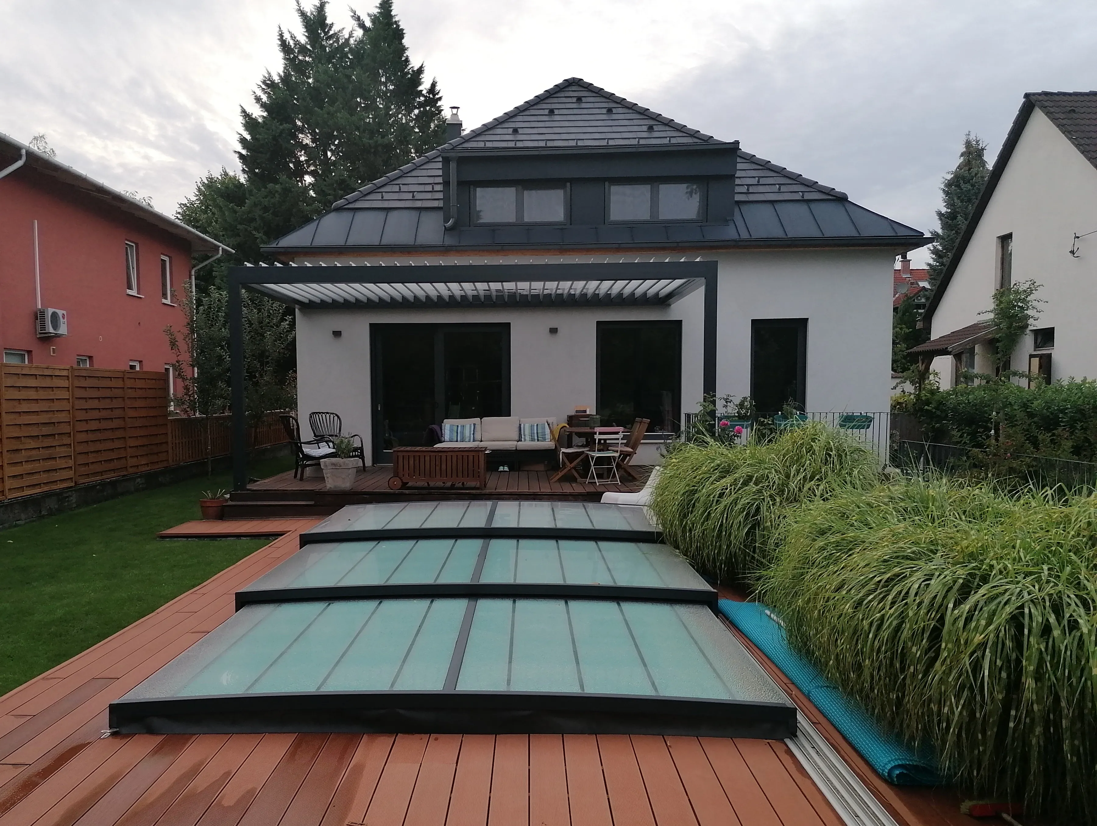 Bioklimatikus (sunguard) pergola tervezése és telepítése Budapesten, 2022-ben