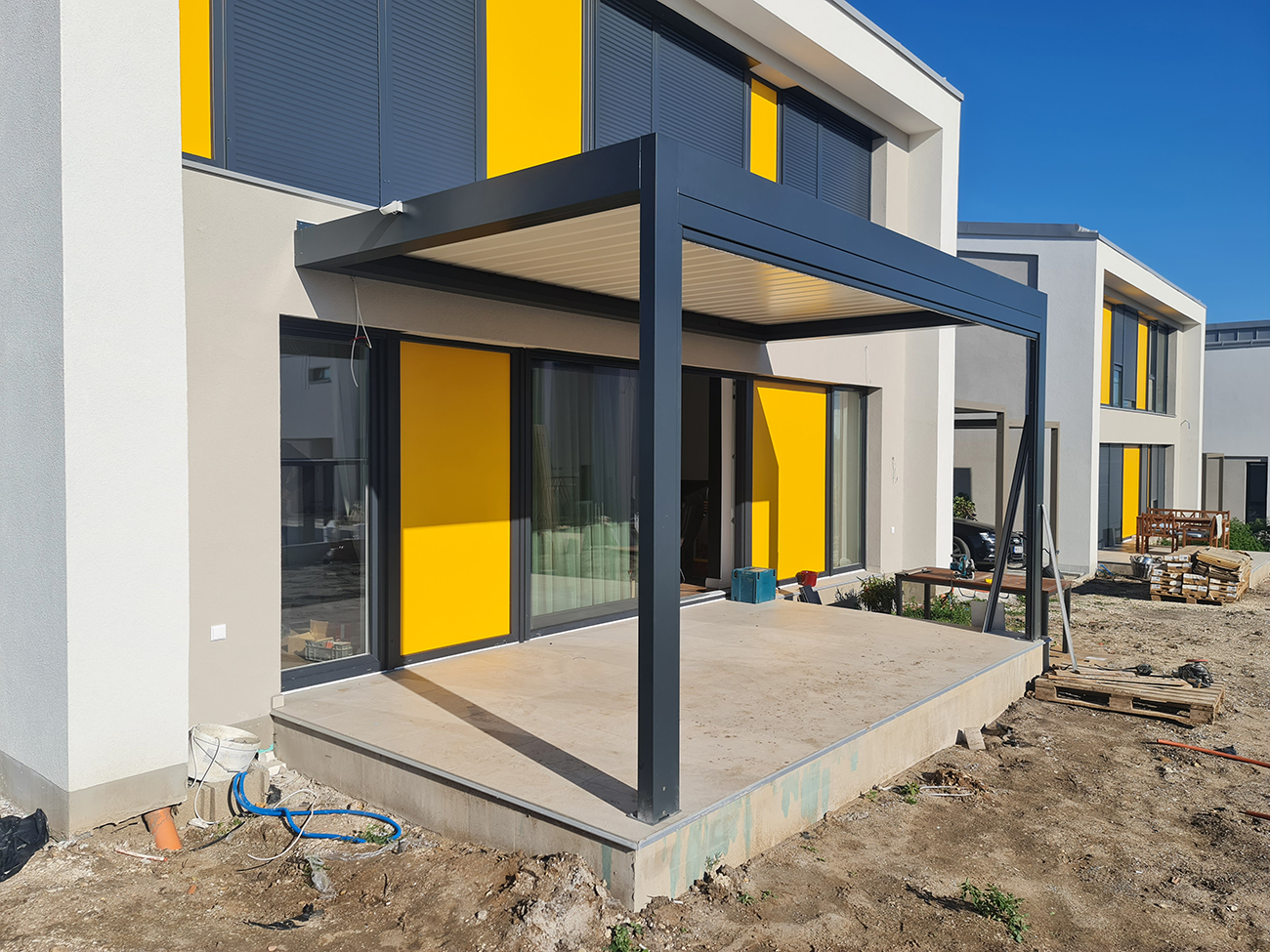 Bioklimatikus (sunguard) pergola tervezése és telepítése Budapesten, 2022-ben