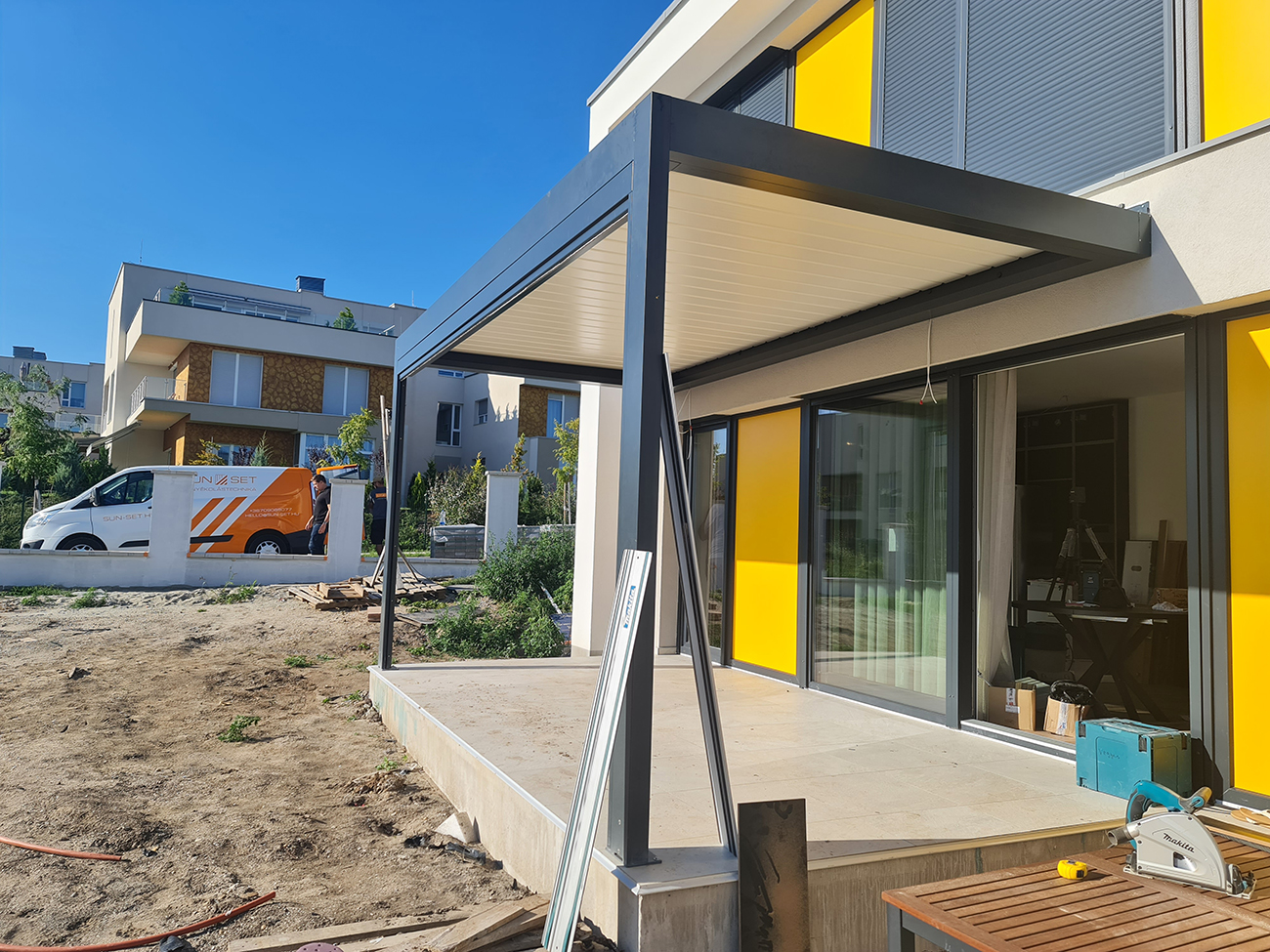 Bioklimatikus (sunguard) pergola tervezése és telepítése Budapesten, 2022-ben