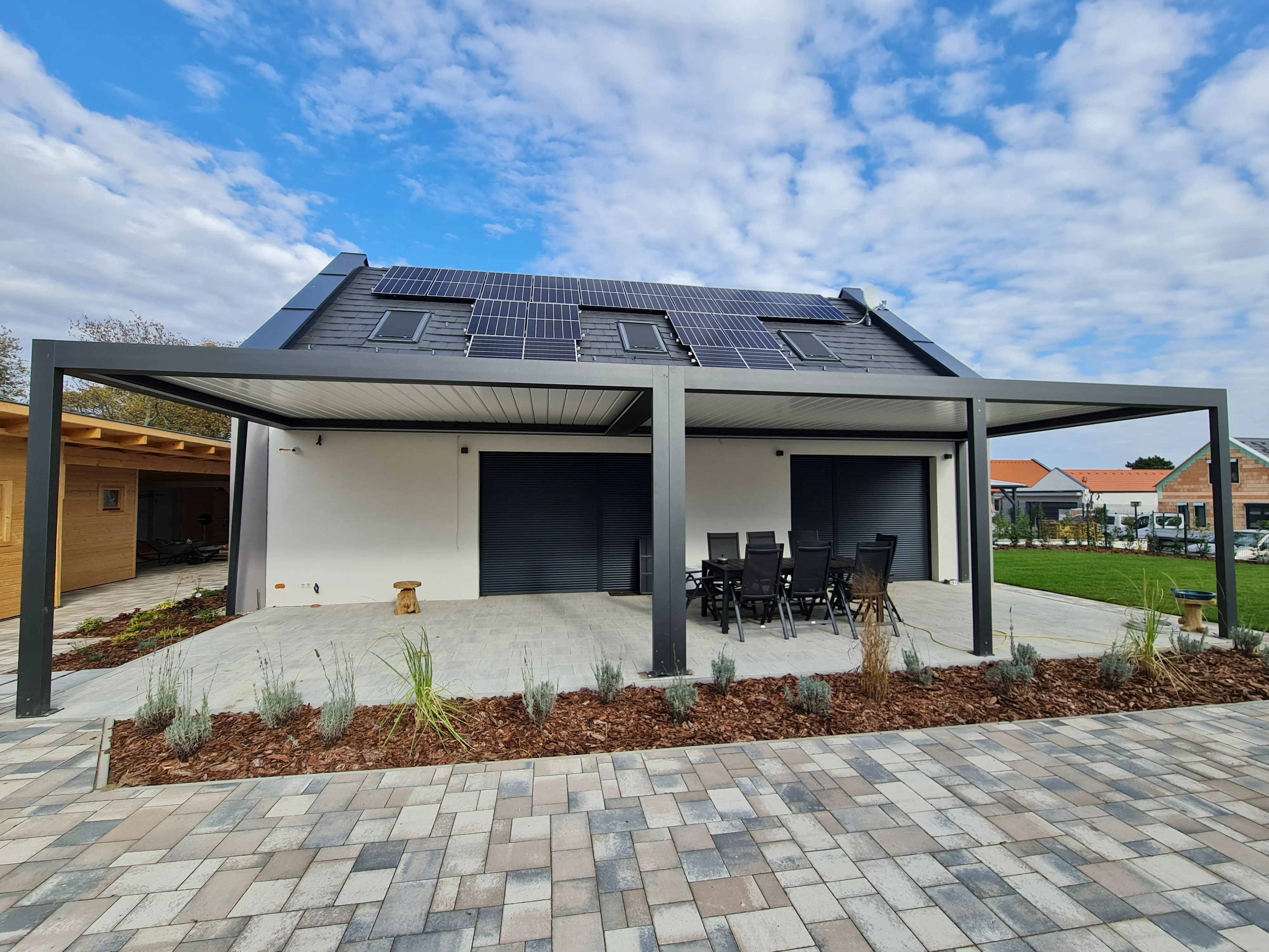 Bioklimatikus (sunguard) pergola tervezése és telepítése Budapesten, 2022-ben