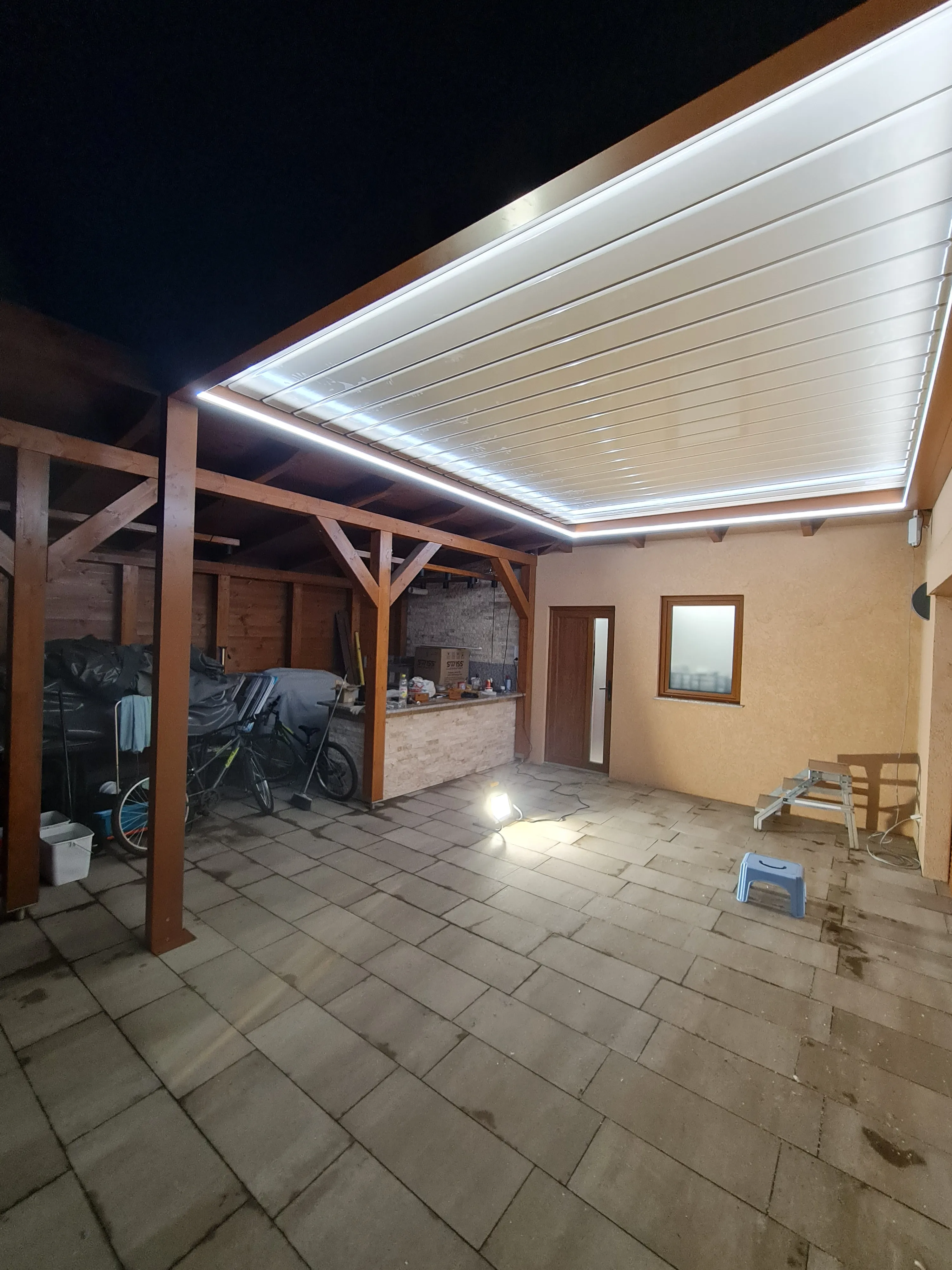 Bioklimatikus (sunguard) pergola tervezése és telepítése Budapesten, 2022-ben