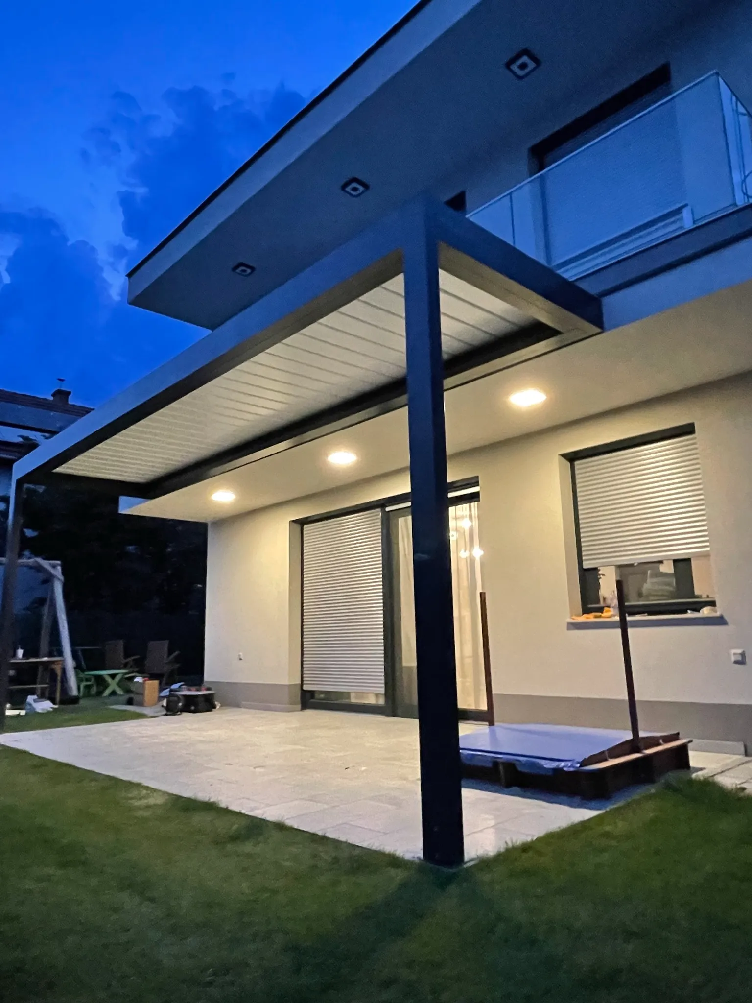 Bioklimatikus (sunguard) pergola tervezése és telepítése Budapesten, 2022-ben