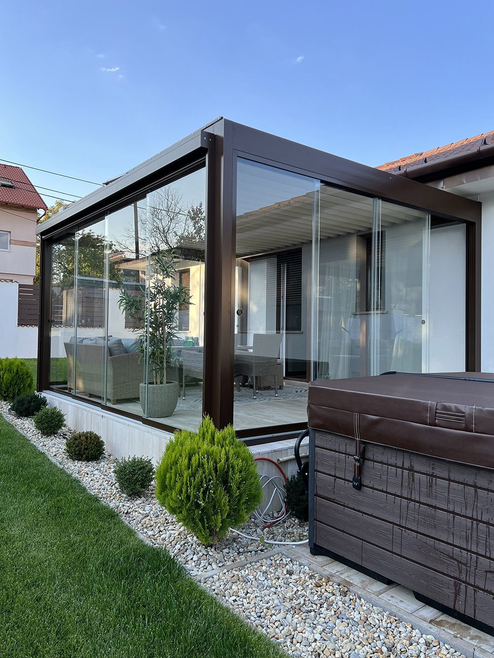 Bioklimatikus (sunguard) pergola tervezése és telepítése Budapesten, 2022-ben