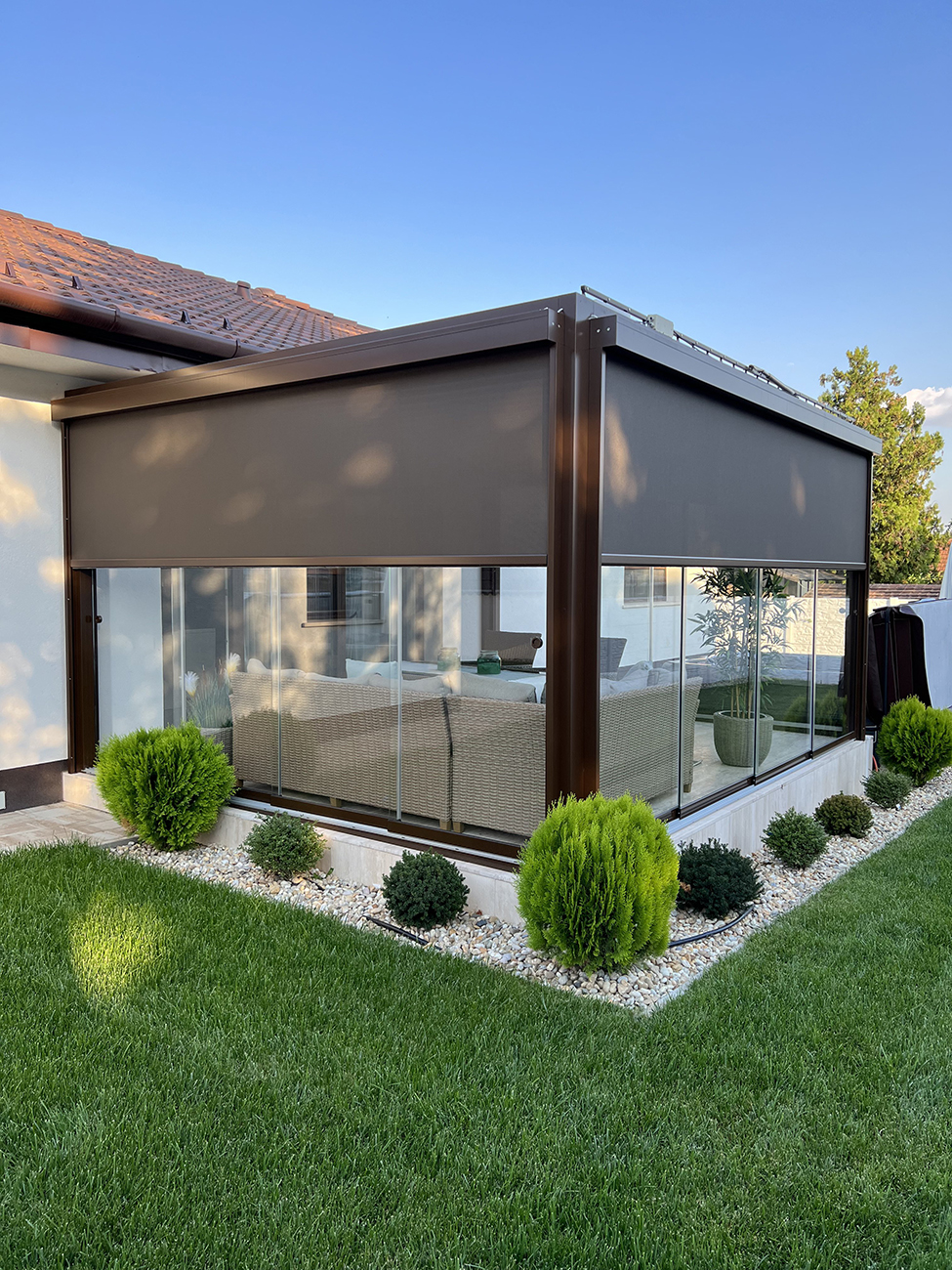 Bioklimatikus (sunguard) pergola tervezése és telepítése Budapesten, 2022-ben