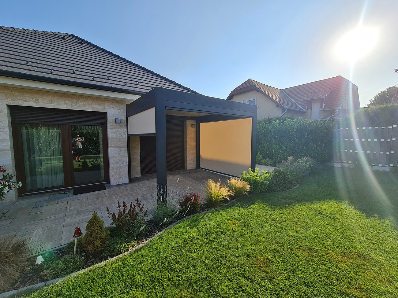 Bioklimatikus (sunguard) pergola tervezése és telepítése Budapesten, 2022-ben