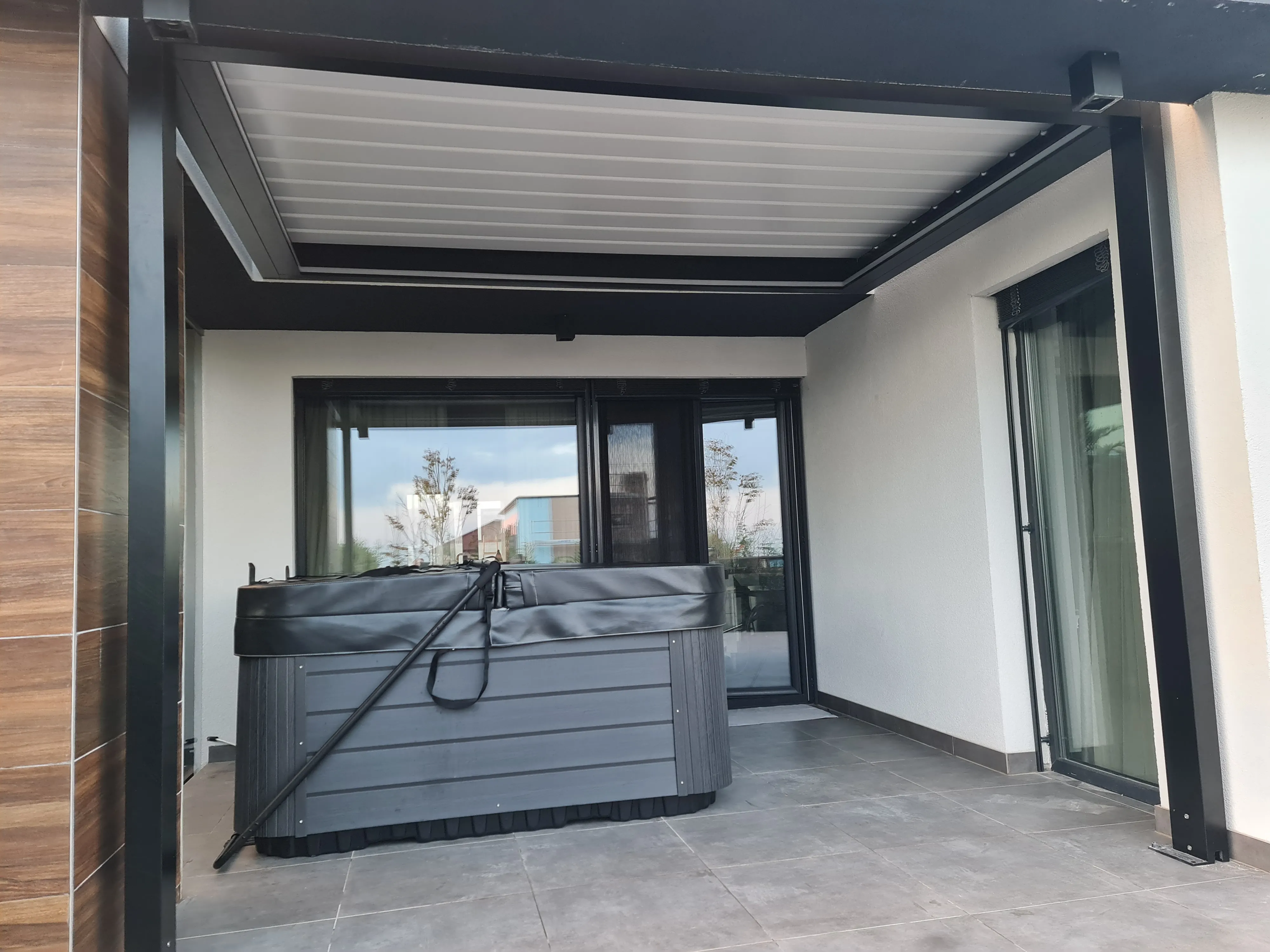 Bioklimatikus (sunguard) pergola tervezése és telepítése Budapesten, 2022-ben