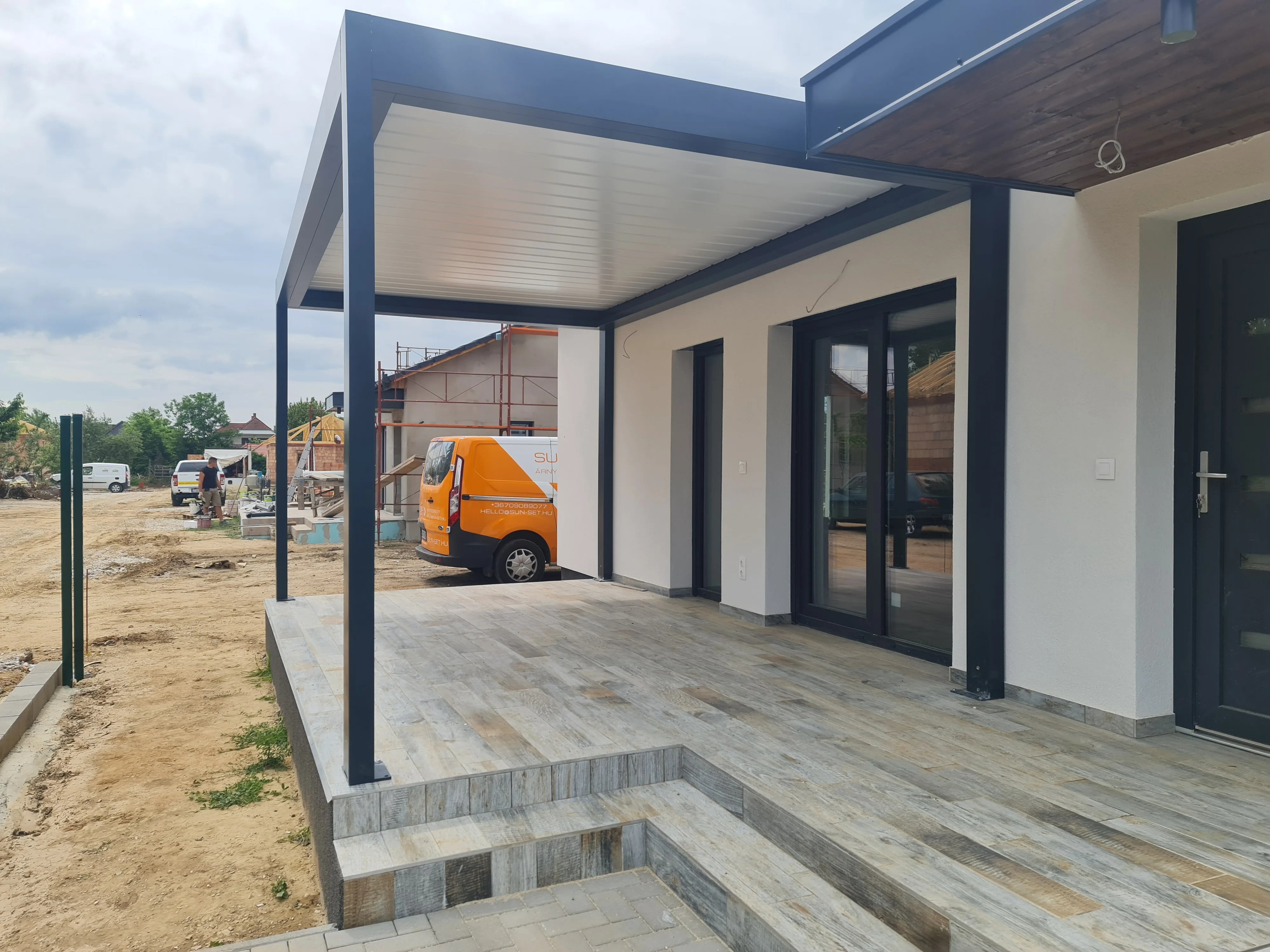 Bioklimatikus (sunguard) pergola tervezése és telepítése Budapesten, 2022-ben