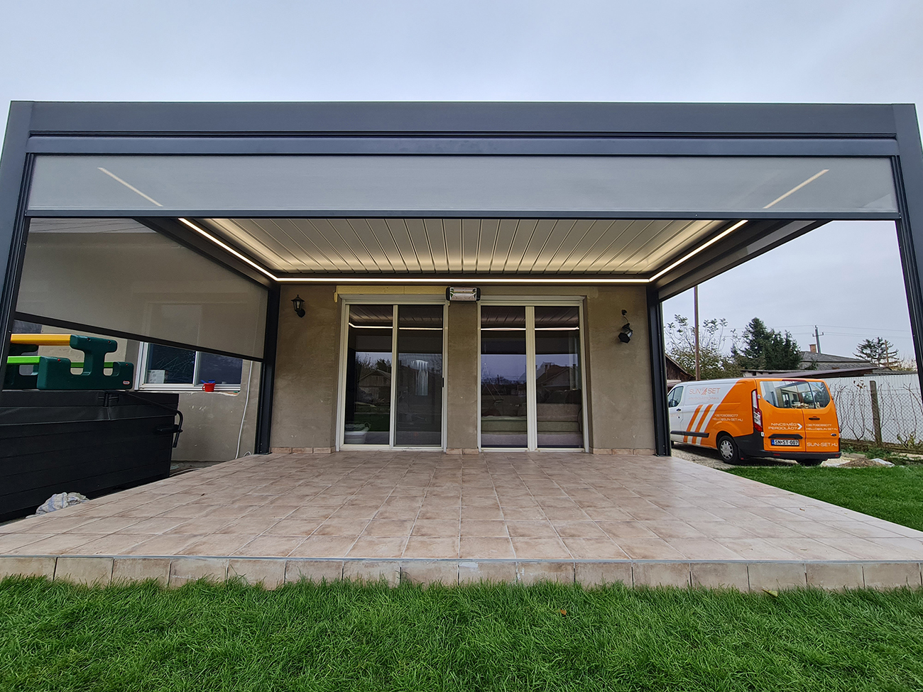 Bioklimatikus (sunguard) pergola tervezése és telepítése Budapesten, 2022-ben