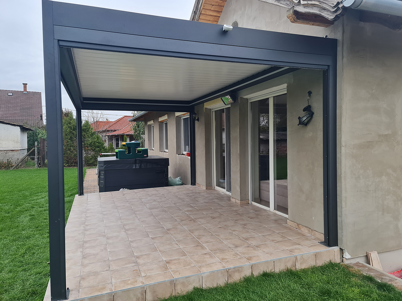 Bioklimatikus (sunguard) pergola tervezése és telepítése Budapesten, 2022-ben