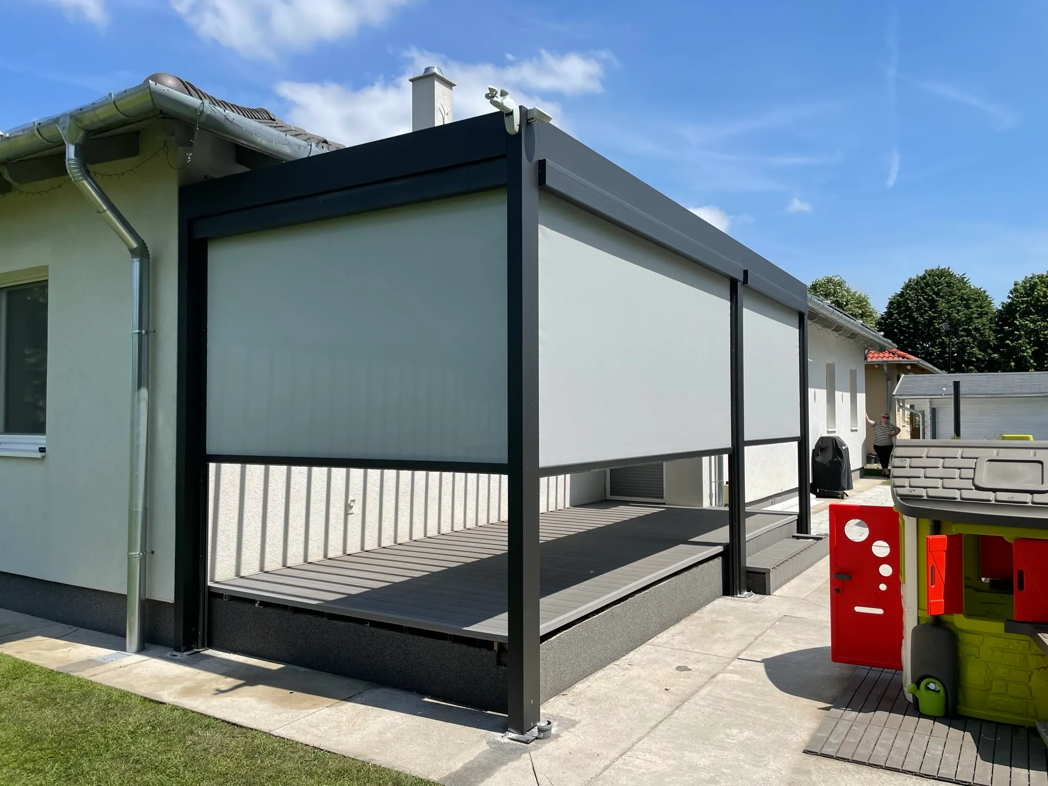 Bioklimatikus (sunguard) pergola tervezése és telepítése Budapesten, 2022-ben