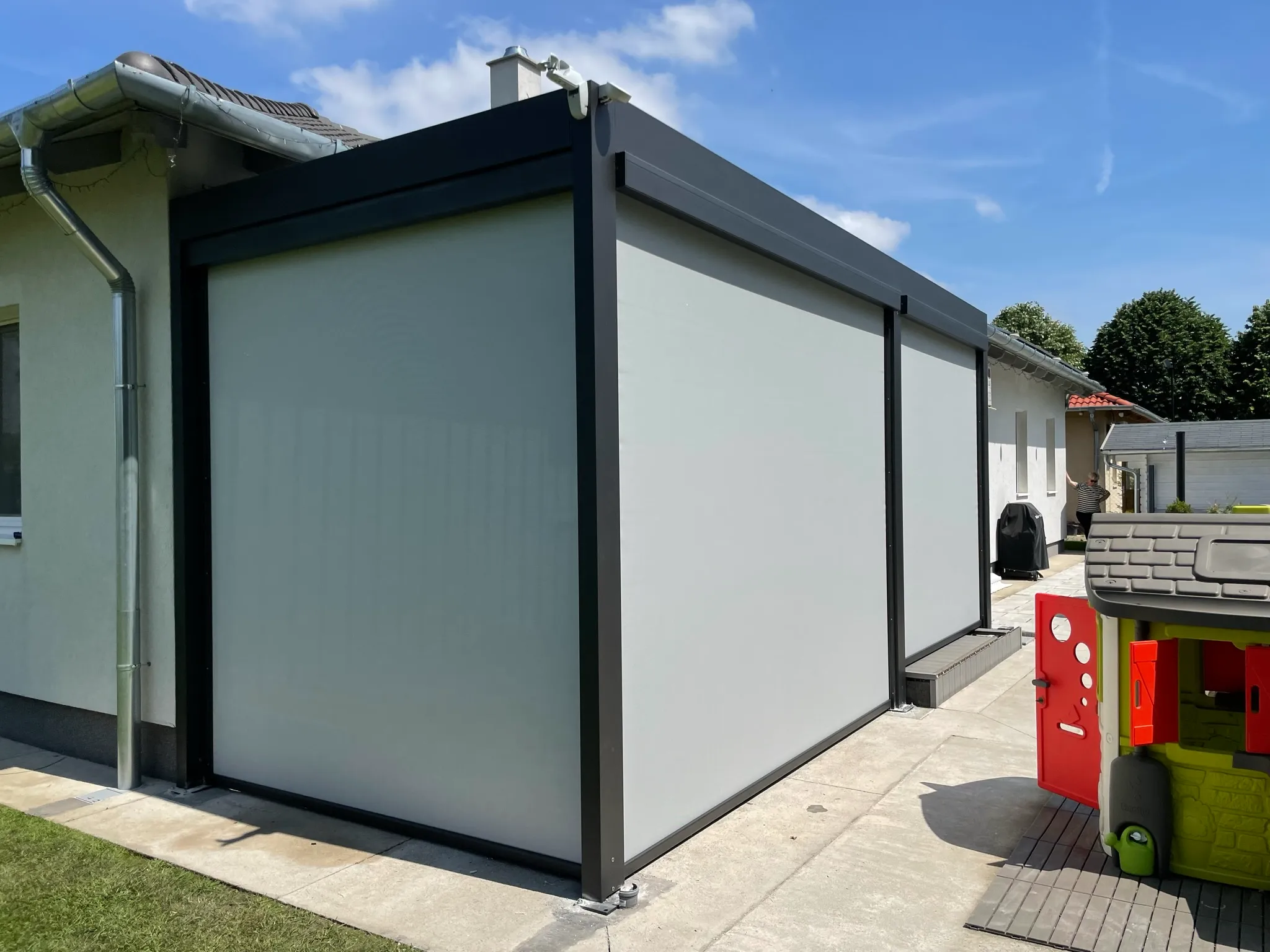 Bioklimatikus (sunguard) pergola tervezése és telepítése Budapesten, 2022-ben