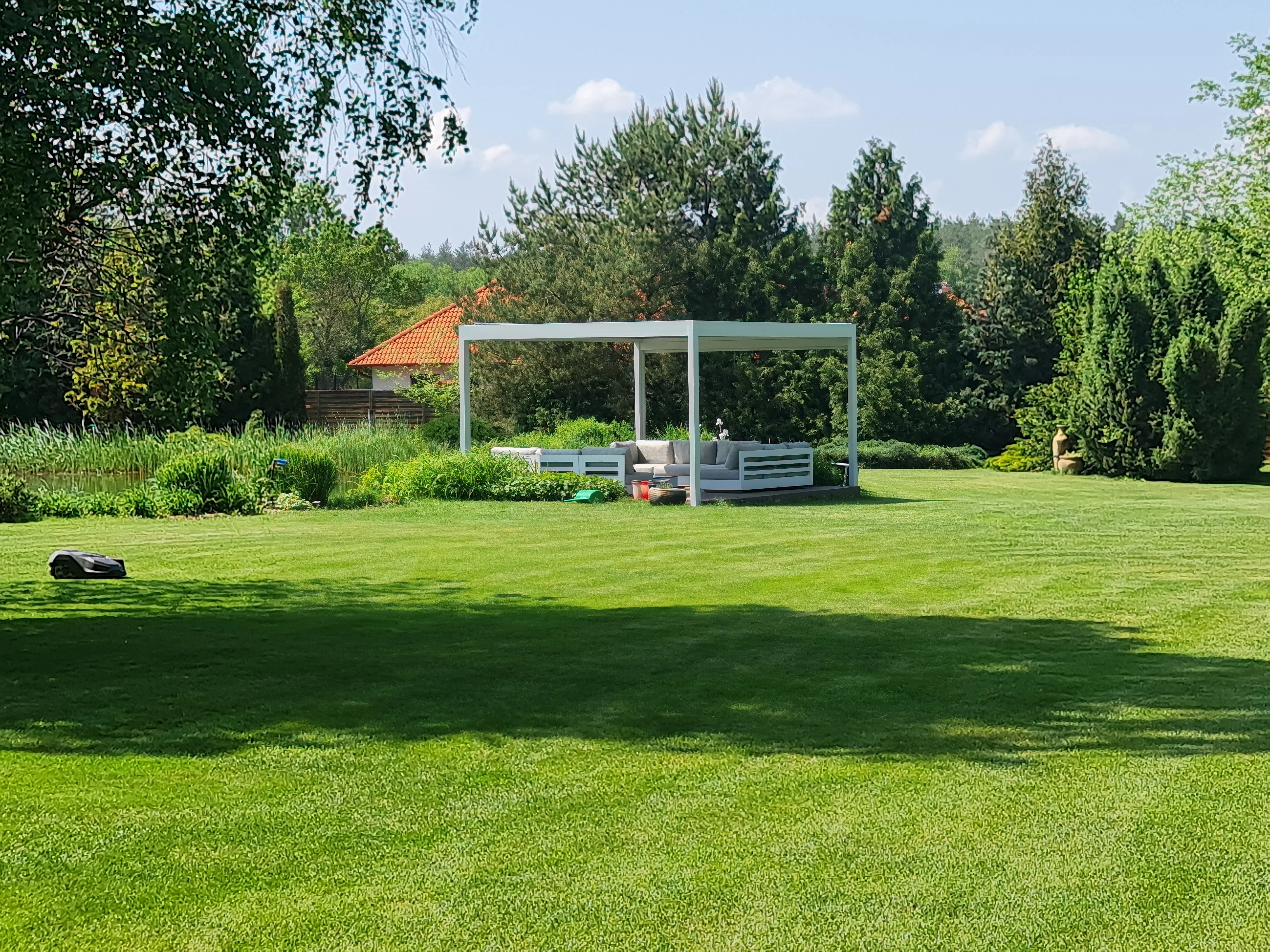 Bioklimatikus (sunguard) pergola tervezése és telepítése Budapesten, 2022-ben