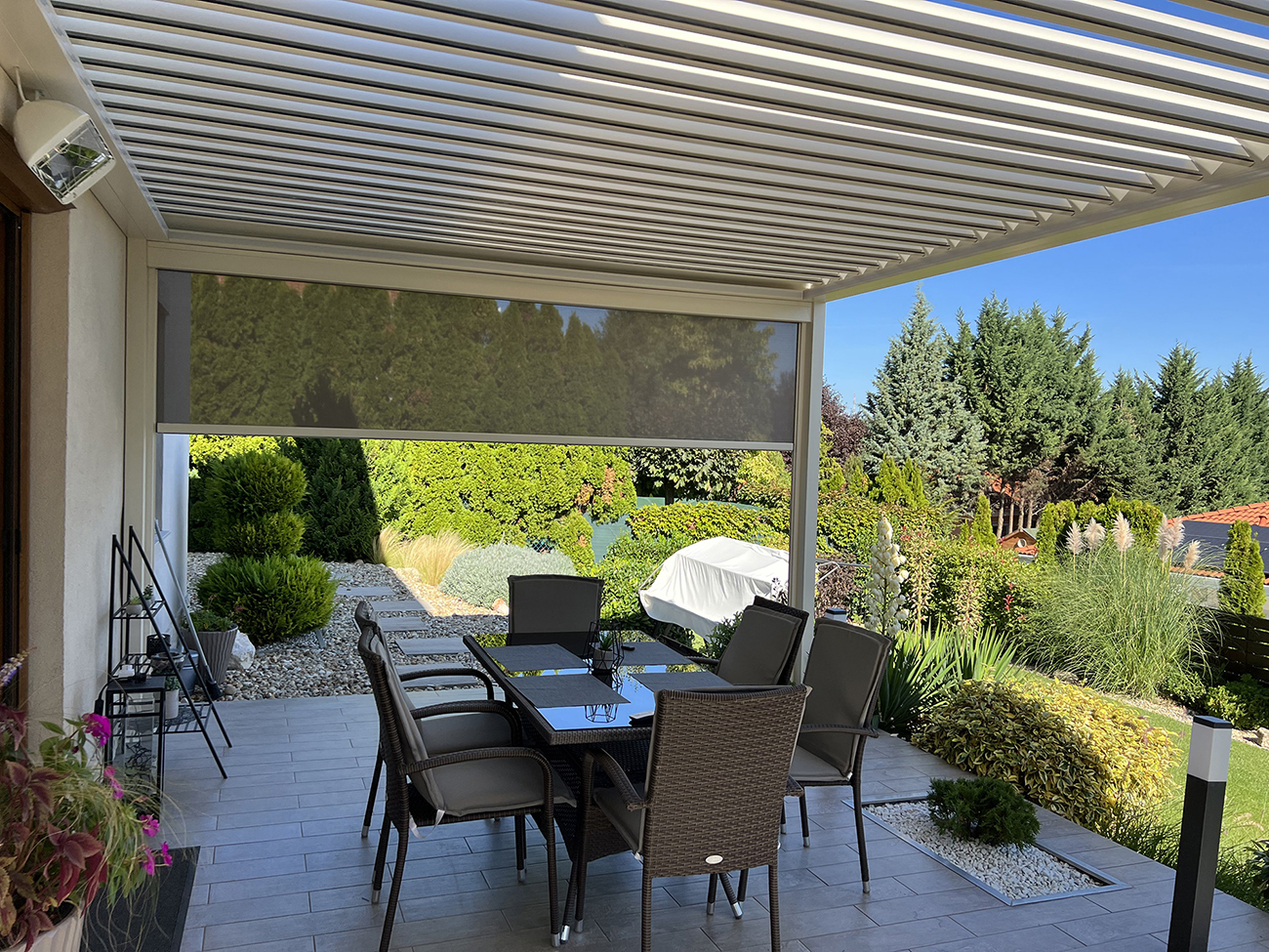 Bioklimatikus (sunguard) pergola tervezése és telepítése Budapesten, 2022-ben