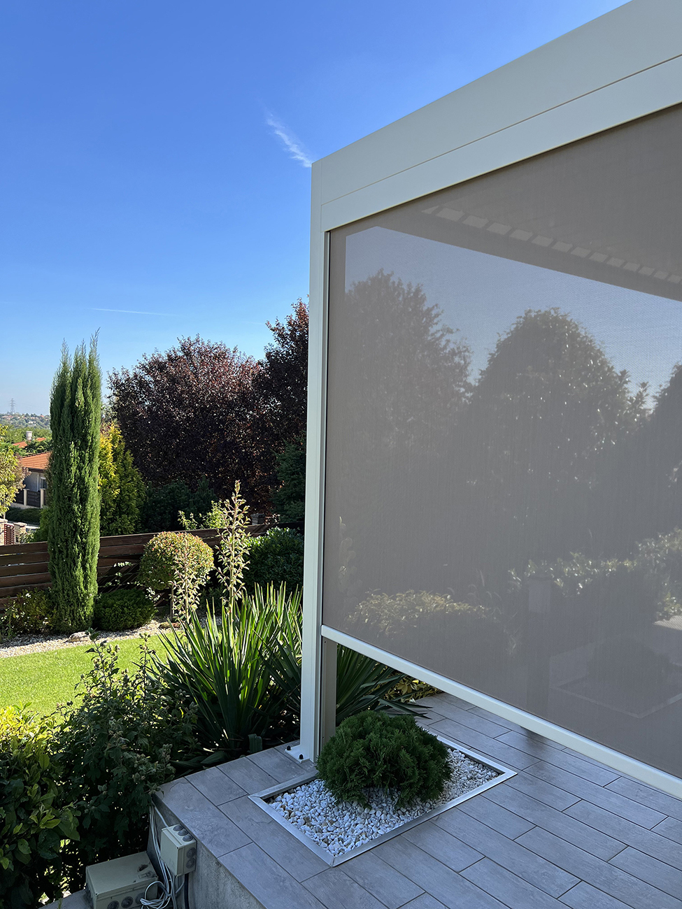 Bioklimatikus (sunguard) pergola tervezése és telepítése Budapesten, 2022-ben