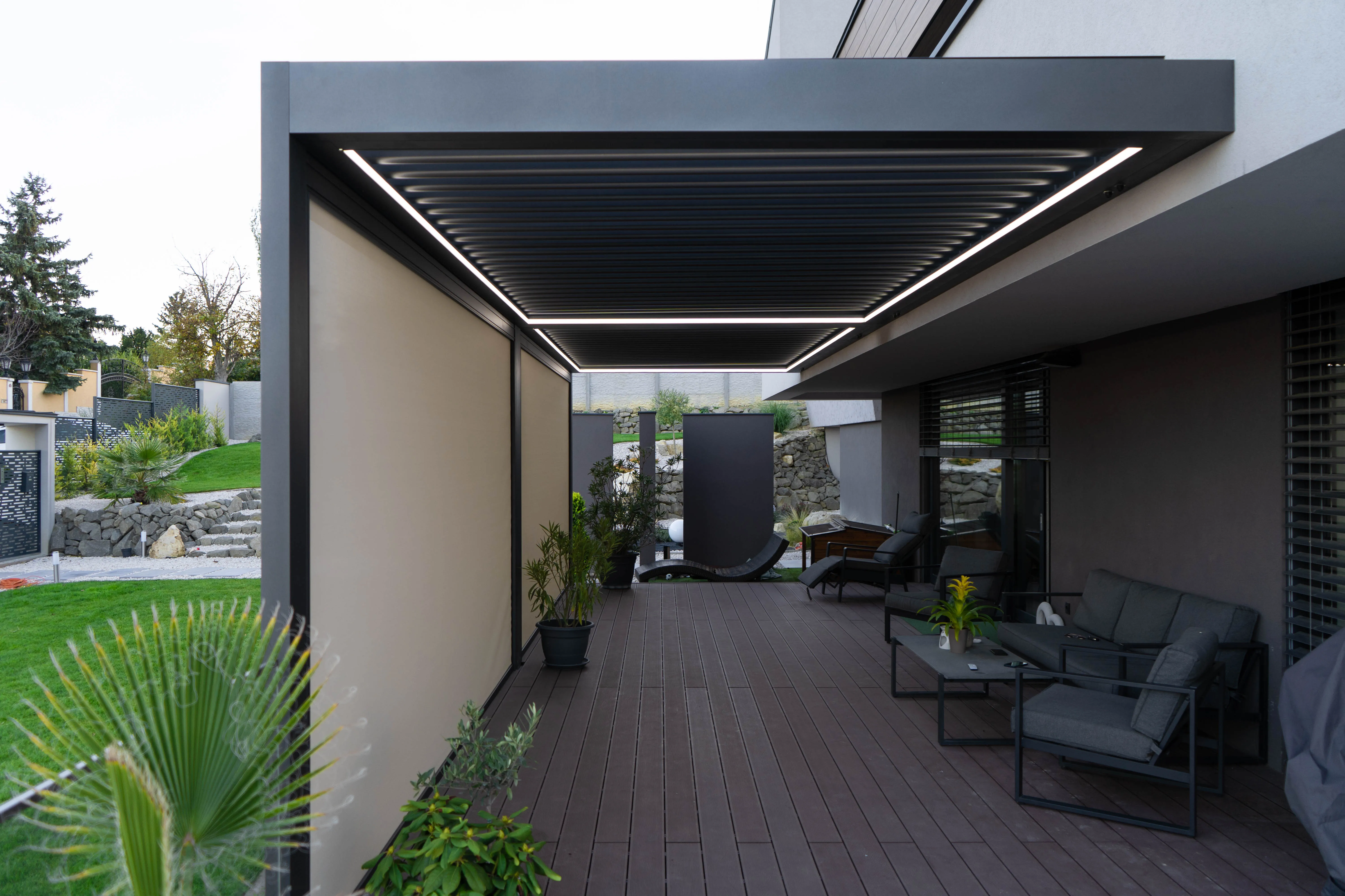 Bioklimatikus (sunguard) pergola tervezése és telepítése Budapesten, 2022-ben