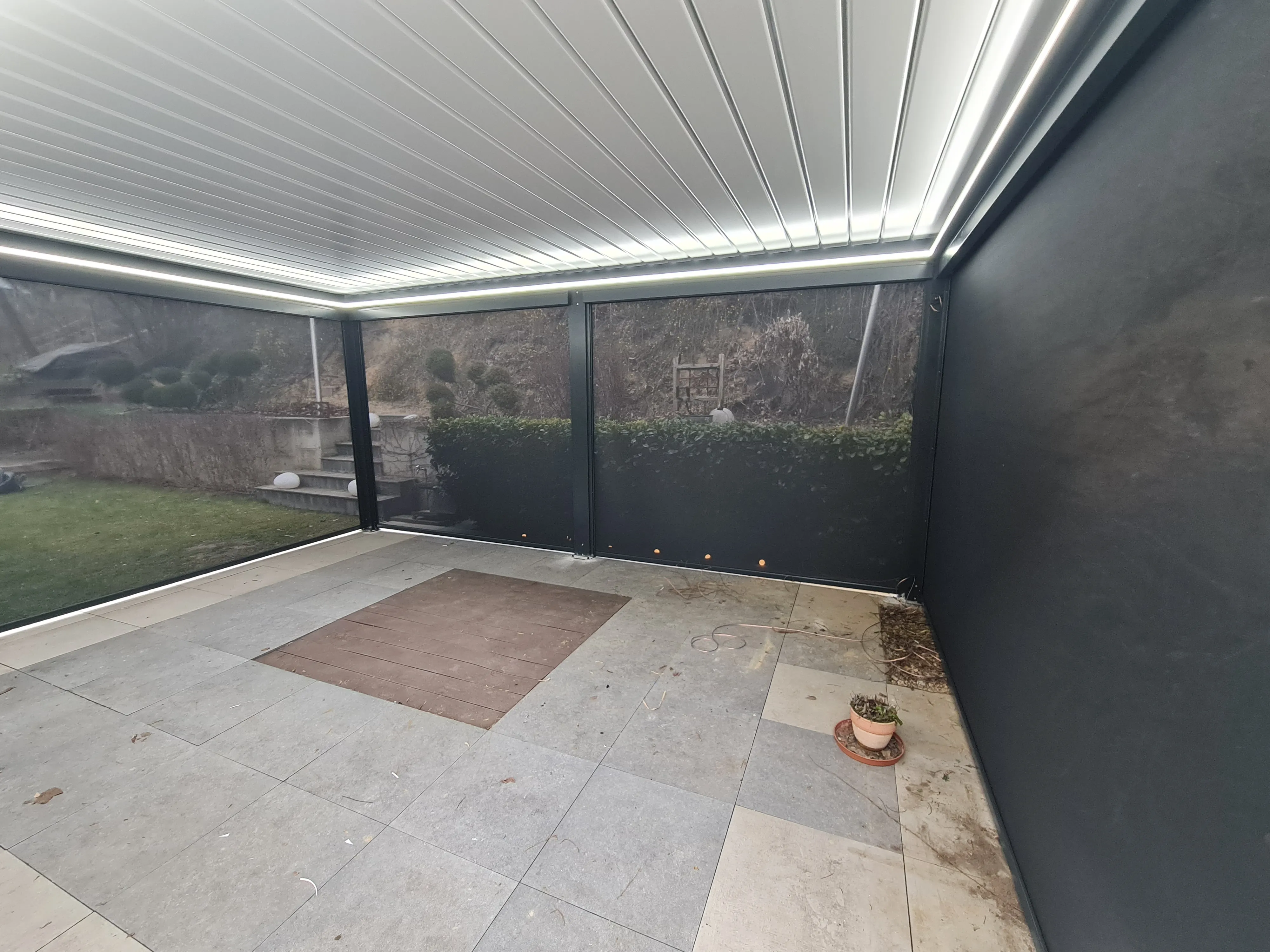 Bioklimatikus (sunguard) pergola tervezése és telepítése Budapesten, 2022-ben