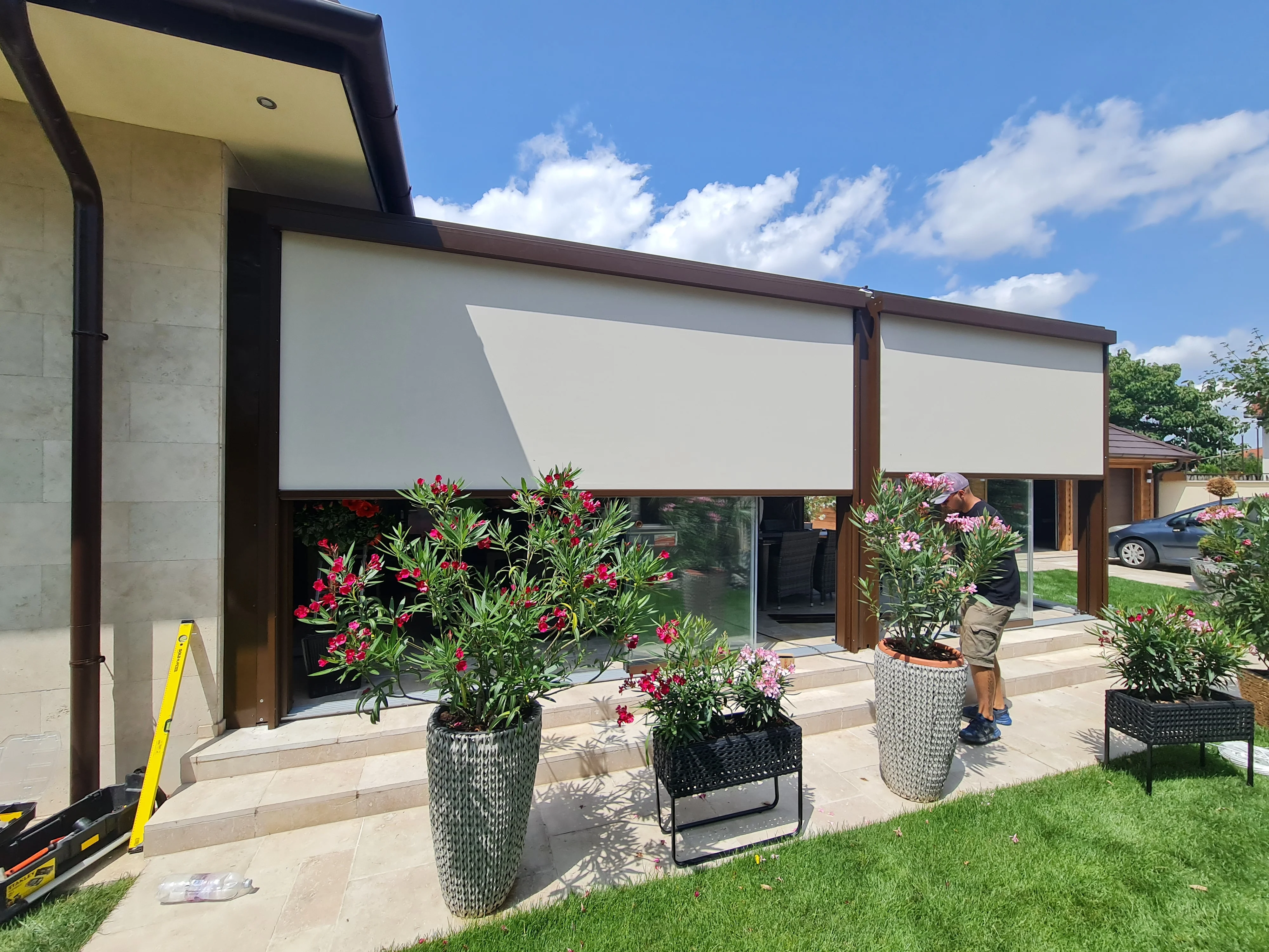 Bioklimatikus (sunguard) pergola tervezése és telepítése Budapesten, 2022-ben