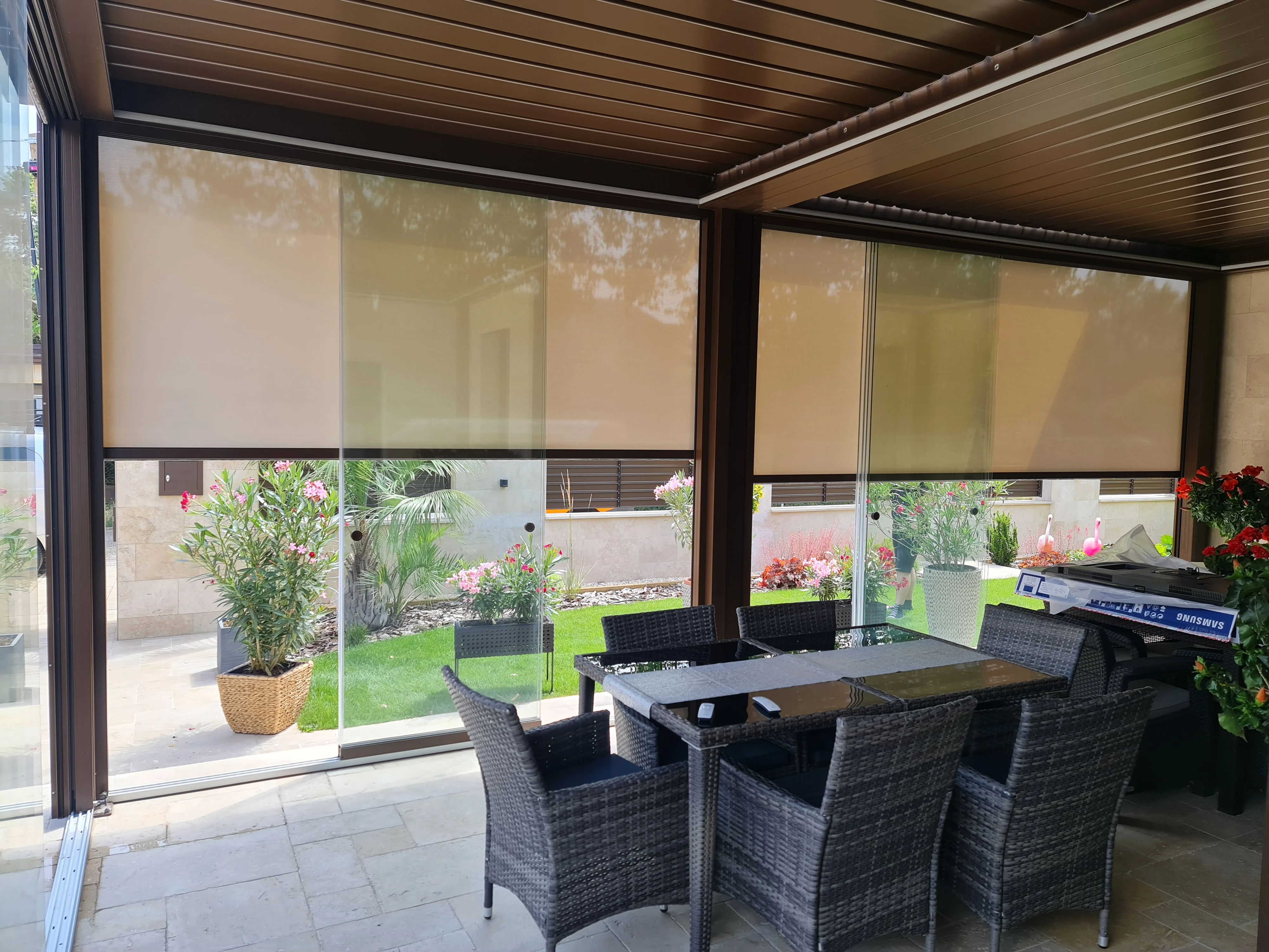 Bioklimatikus (sunguard) pergola tervezése és telepítése Budapesten, 2022-ben