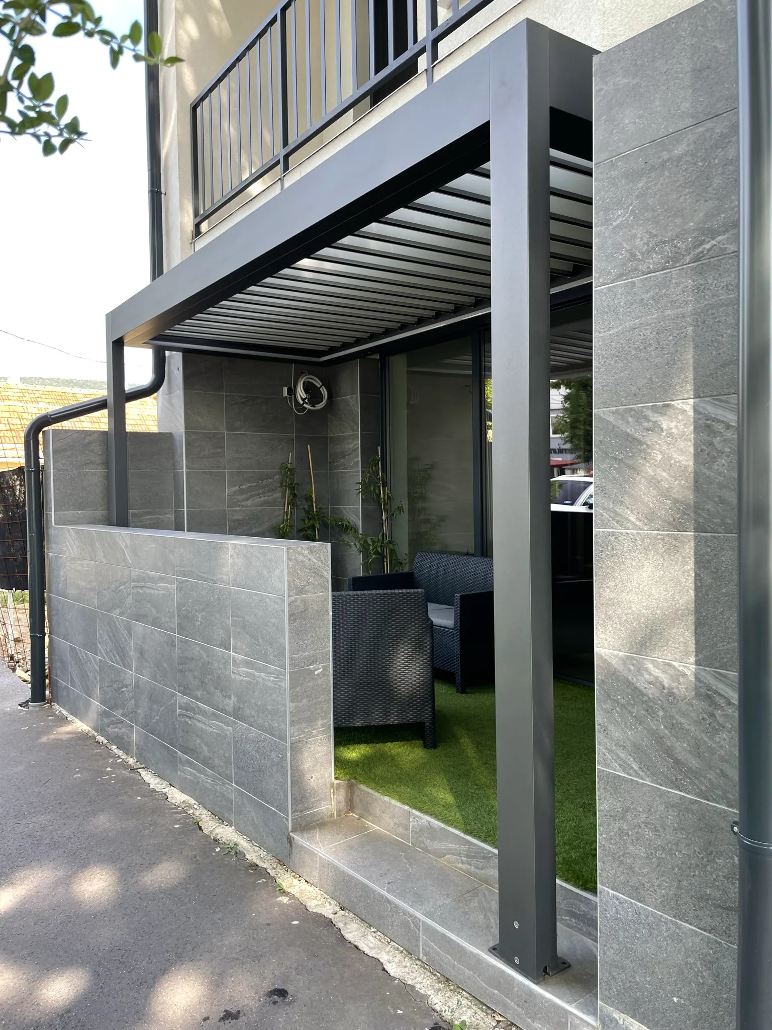 Bioklimatikus (sunguard) pergola tervezése és telepítése Budapesten, 2022-ben