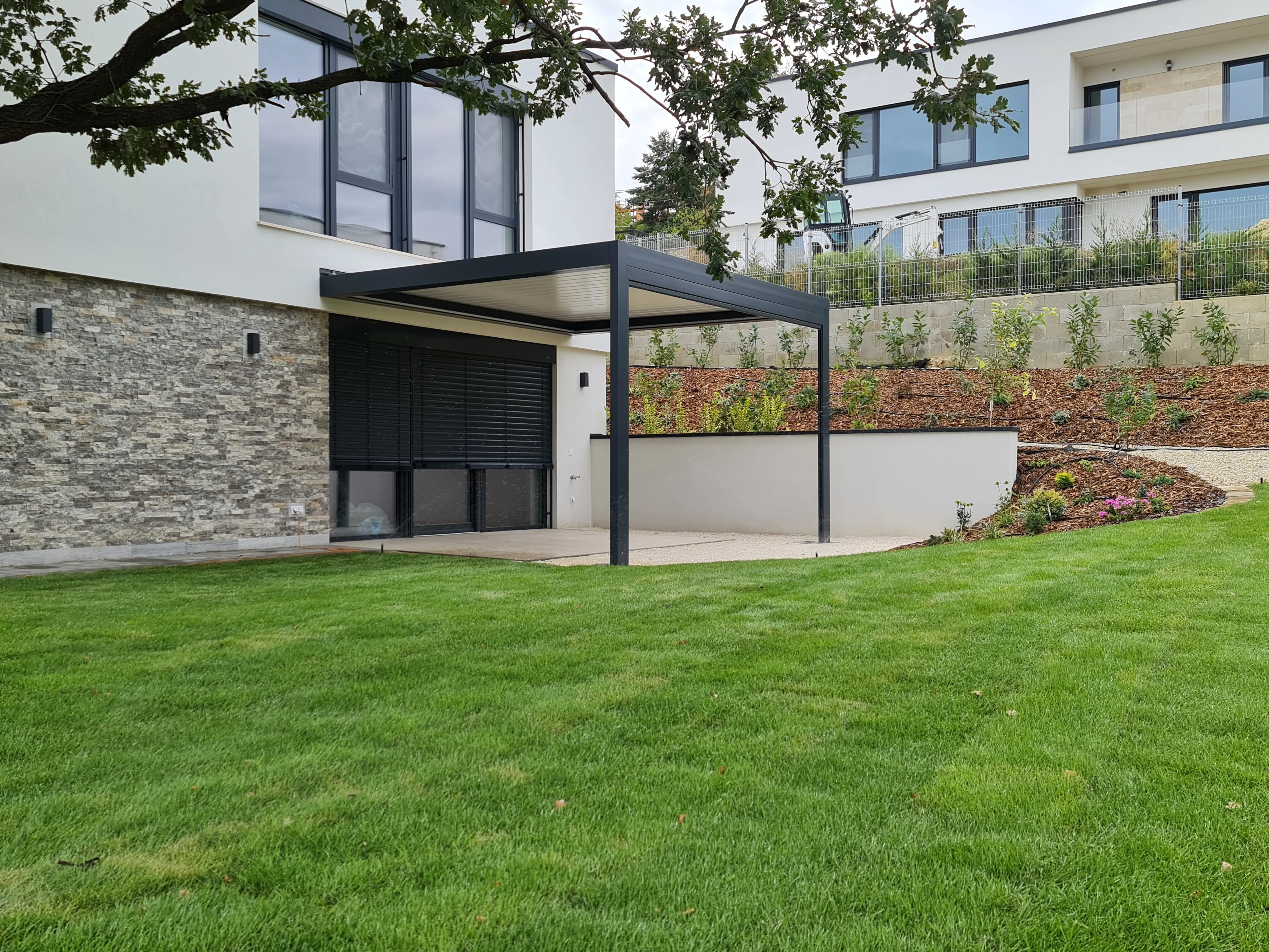 Bioklimatikus (sunguard) pergola tervezése és telepítése Budapesten, 2022-ben