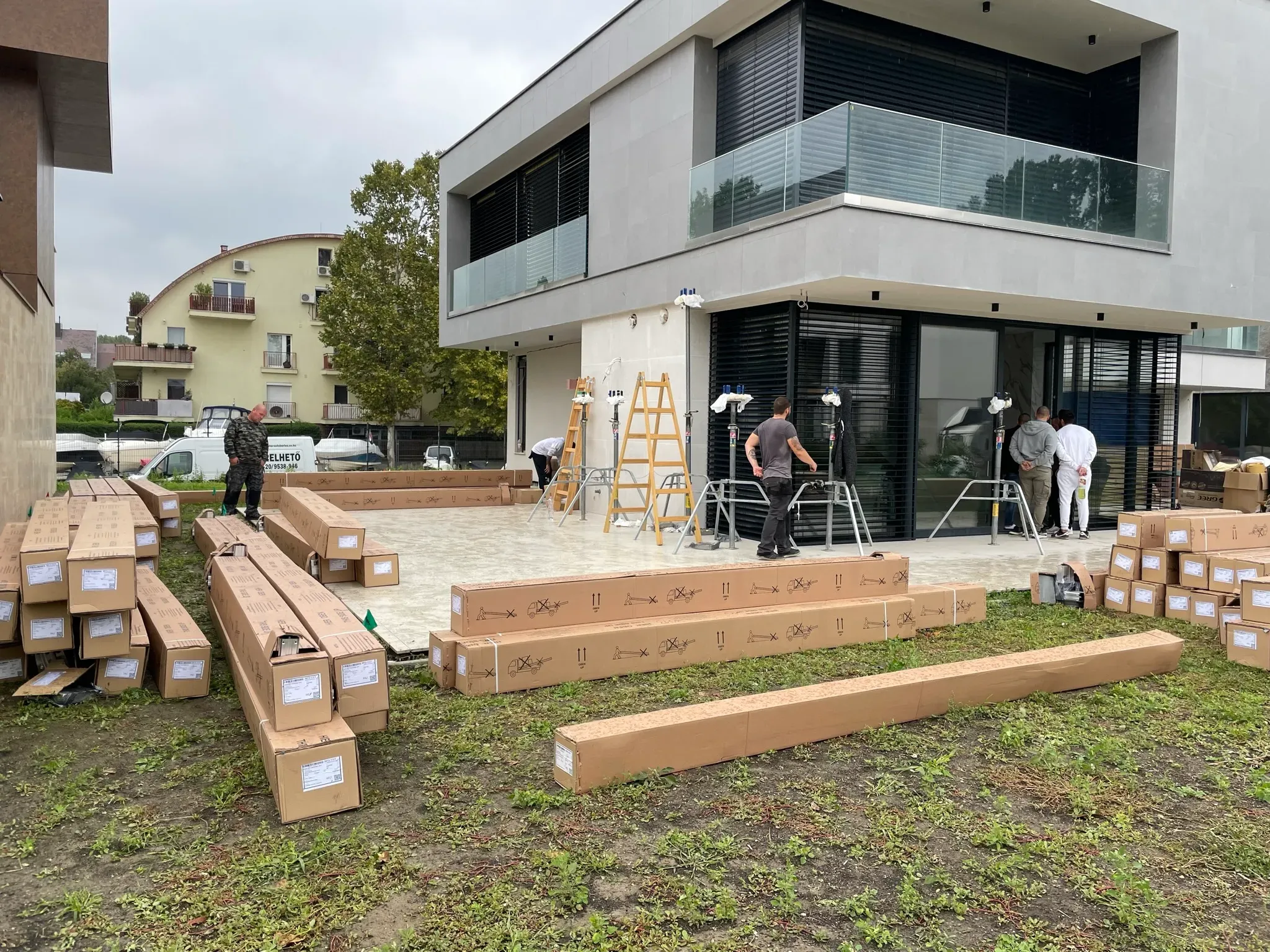 Bioklimatikus (sunguard) pergola tervezése és telepítése Budapesten, 2022-ben