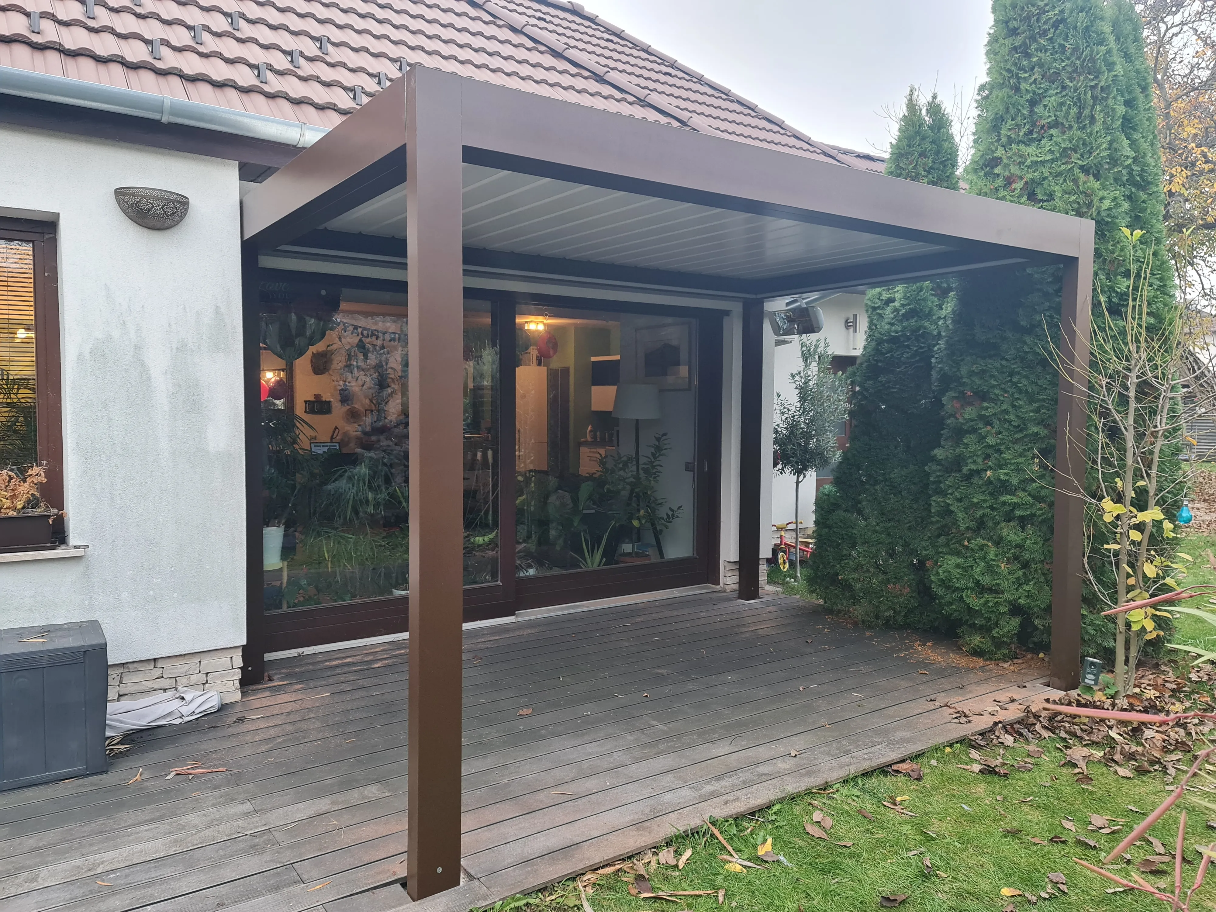 Bioklimatikus (sunguard) pergola tervezése és telepítése Budapesten, 2022-ben