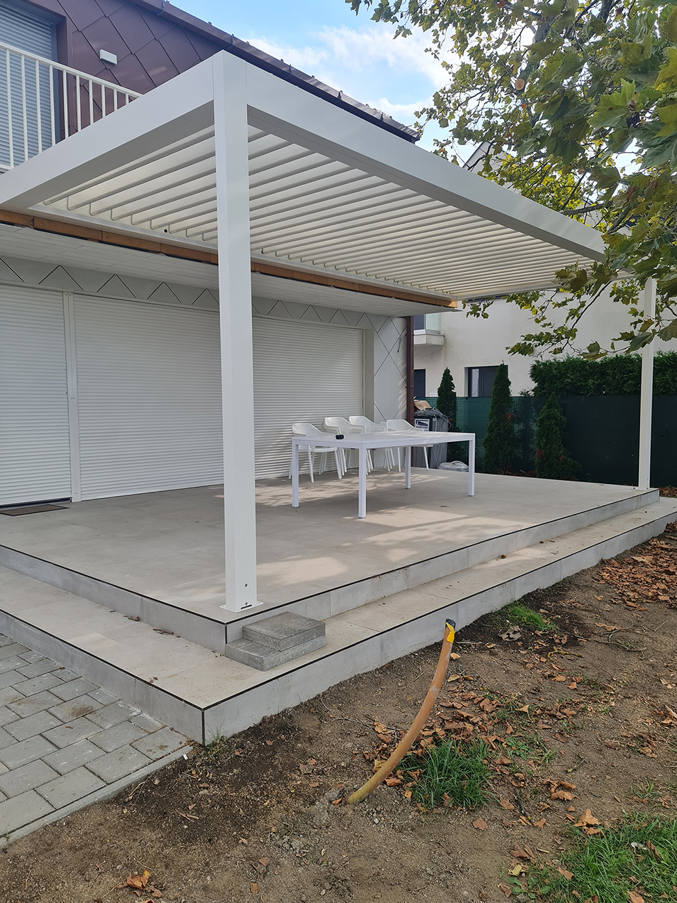 Bioklimatikus (sunguard) pergola tervezése és telepítése Budapesten, 2022-ben