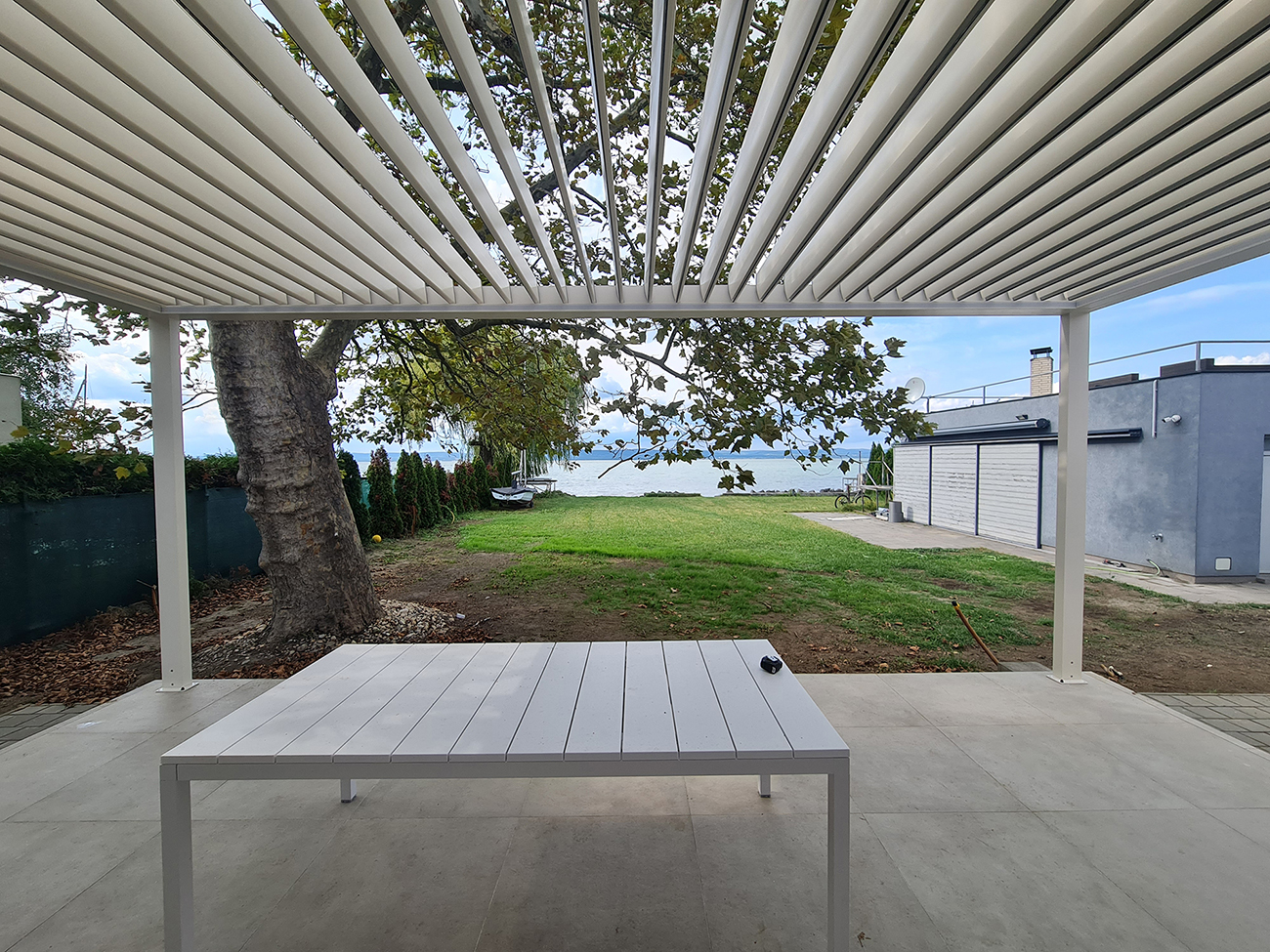 Bioklimatikus (sunguard) pergola tervezése és telepítése Budapesten, 2022-ben