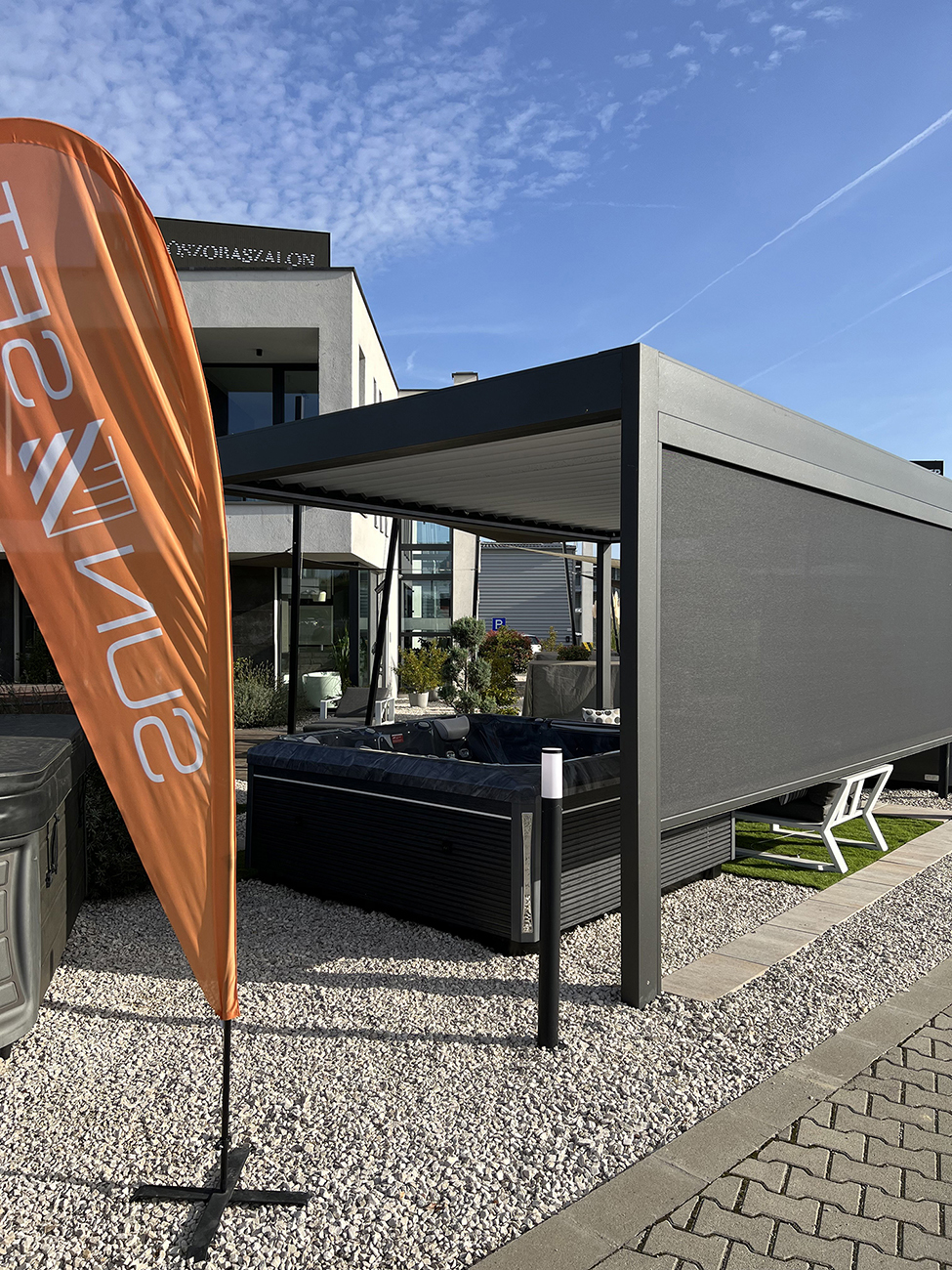 Bioklimatikus (sunguard) pergola tervezése és telepítése Budapesten, 2022-ben