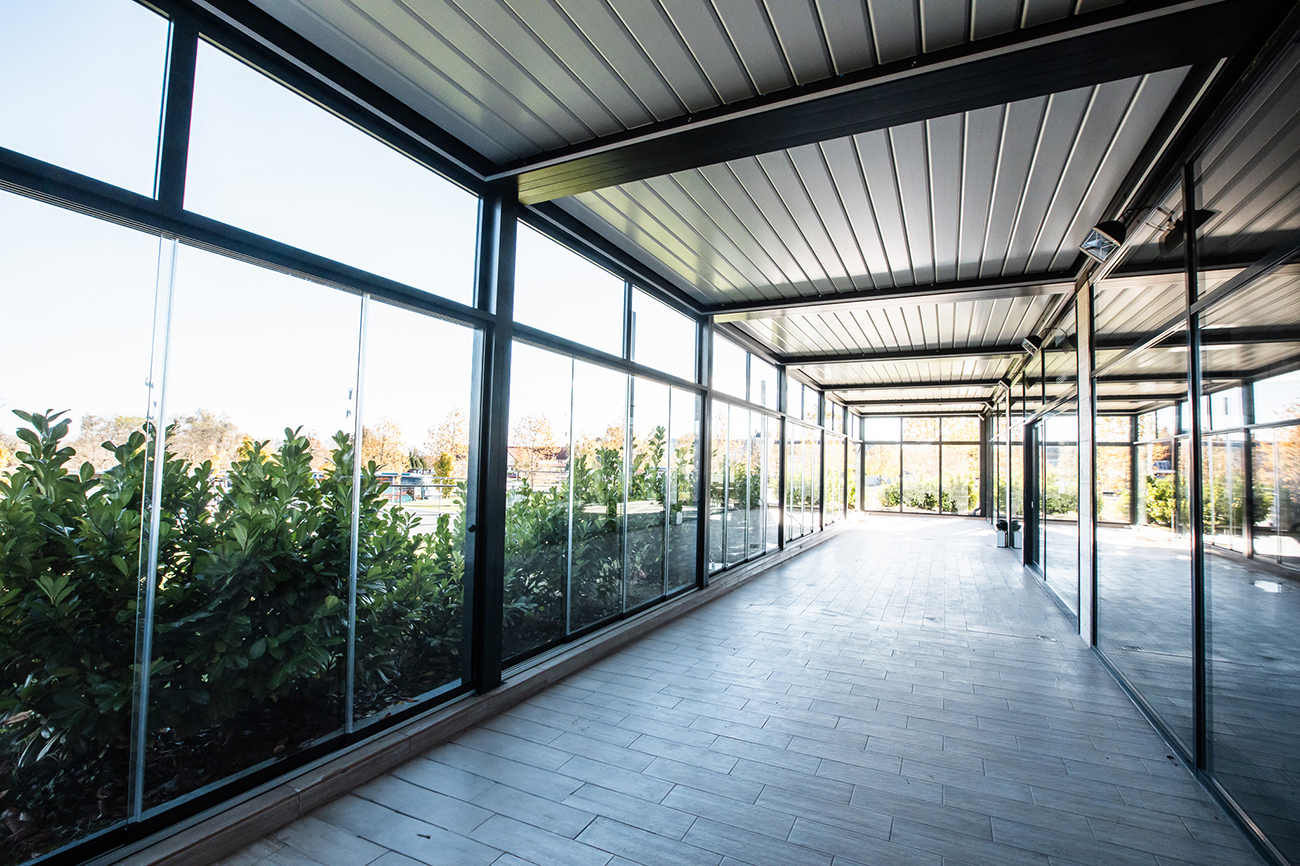 Bioklimatikus (sunguard) pergola tervezése és telepítése Budapesten, 2022-ben