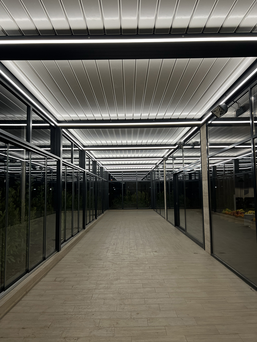 Bioklimatikus (sunguard) pergola tervezése és telepítése Budapesten, 2022-ben