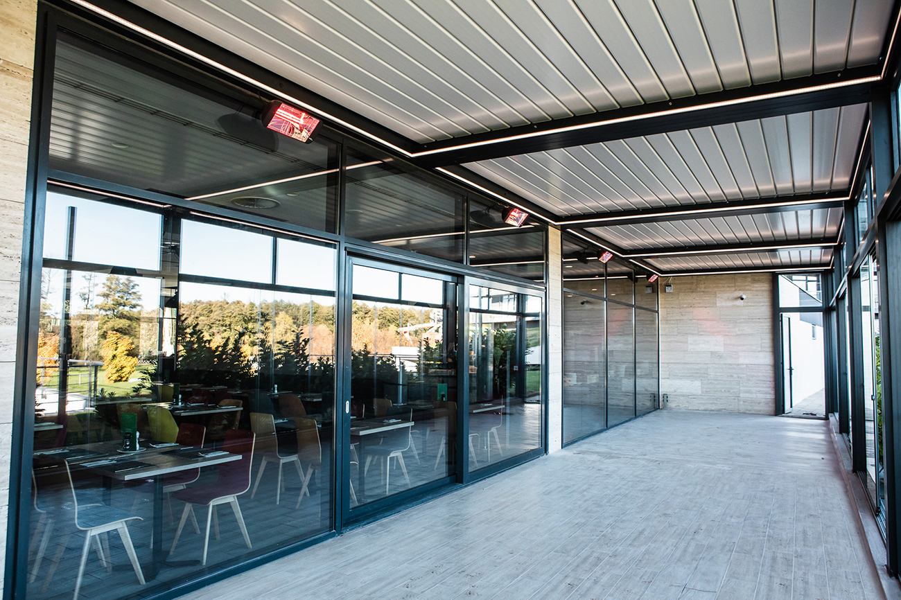 Bioklimatikus (sunguard) pergola tervezése és telepítése Budapesten, 2022-ben