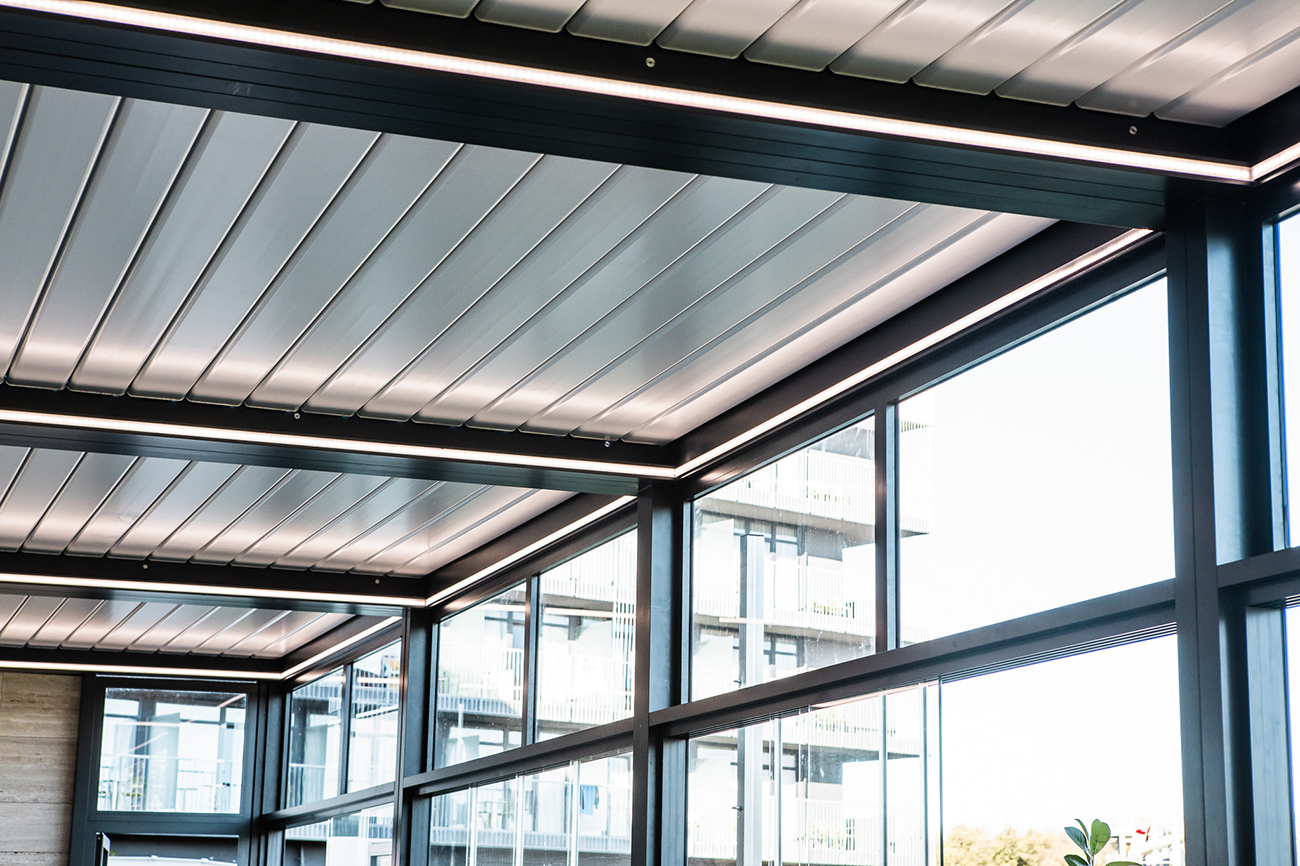 Bioklimatikus (sunguard) pergola tervezése és telepítése Budapesten, 2022-ben