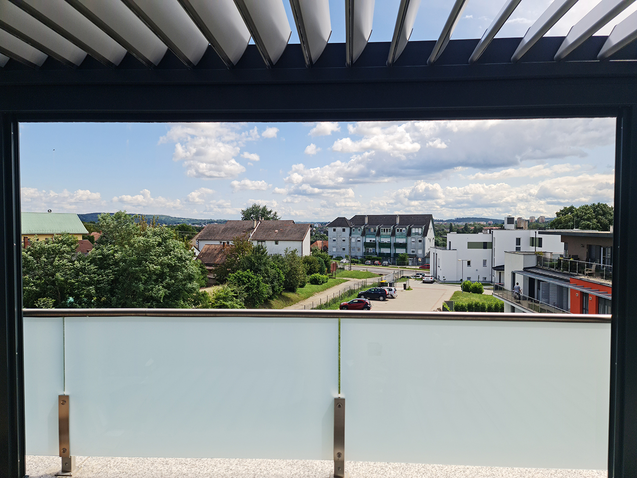 Bioklimatikus (sunguard) pergola tervezése és telepítése Budapesten, 2022-ben