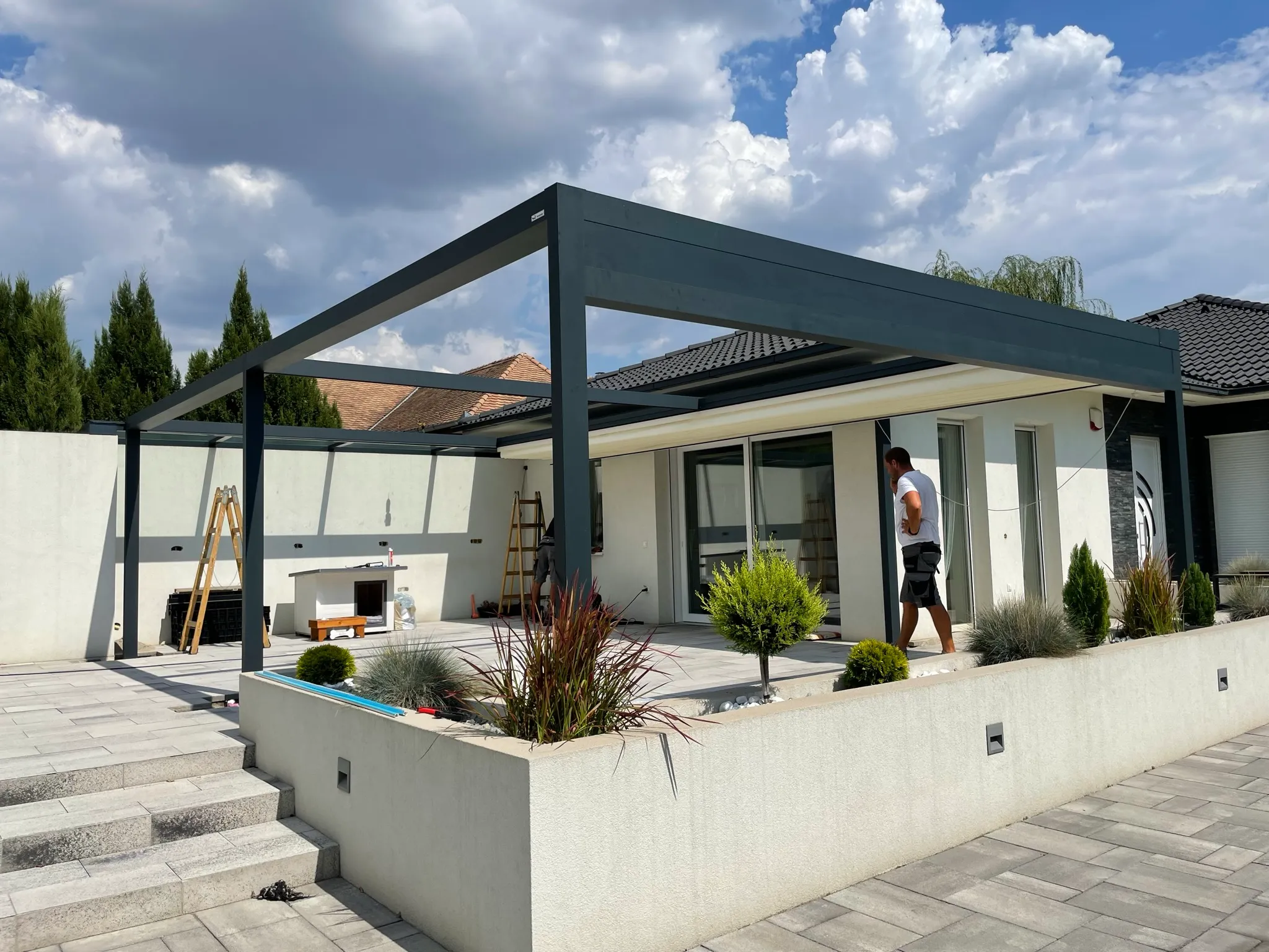 Bioklimatikus (sunguard) pergola tervezése és telepítése Budapesten, 2022-ben