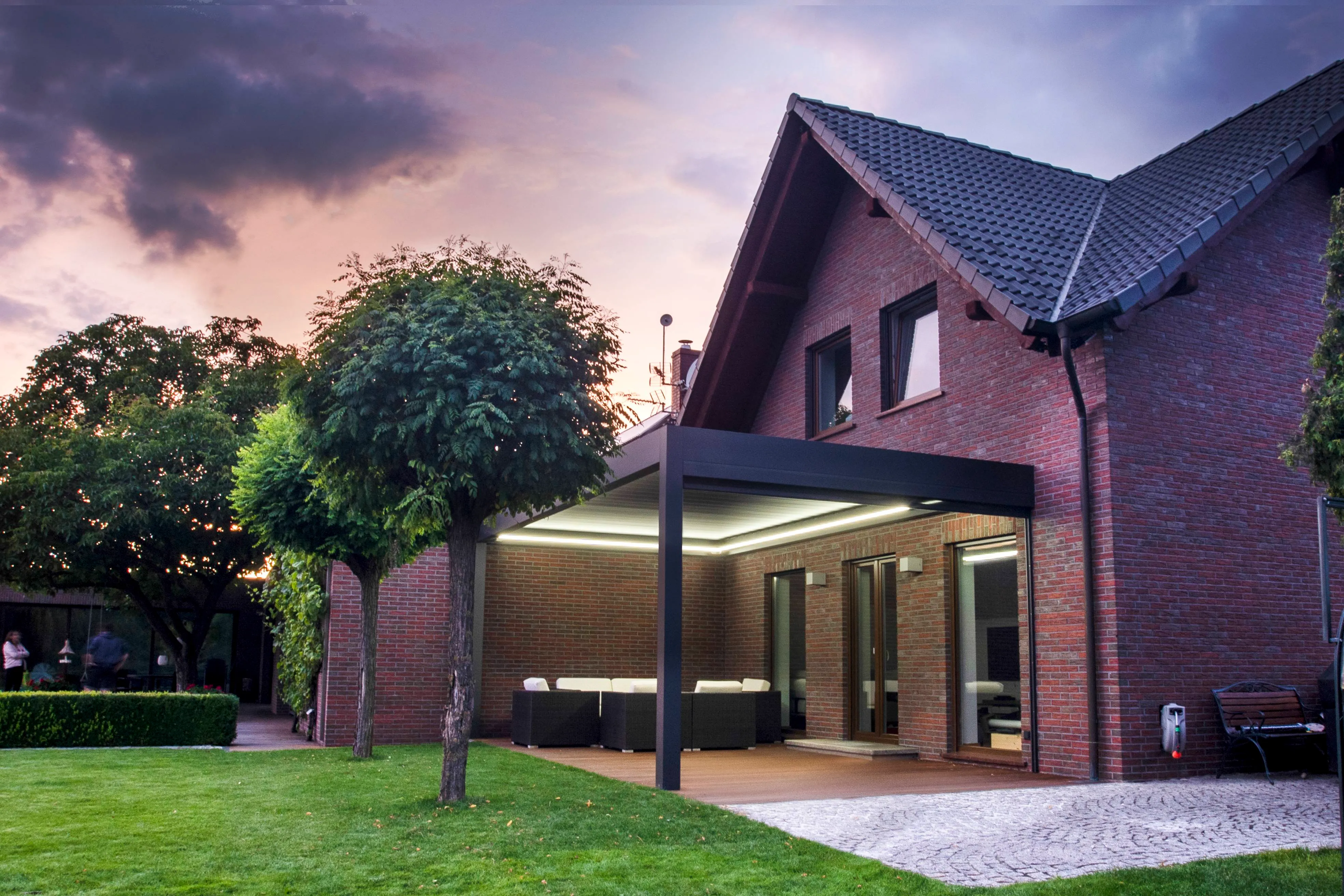 Bioklimatikus (sunguard) pergola tervezése és telepítése Budapesten, 2022-ben